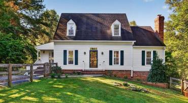 2605 CEDAR RIDGE LN, CHARLOTTESVILLE, Virginia 22901, 4 Bedrooms Bedrooms, ,3 BathroomsBathrooms,Residential,2605 CEDAR RIDGE LN,682628 MLS # 682628