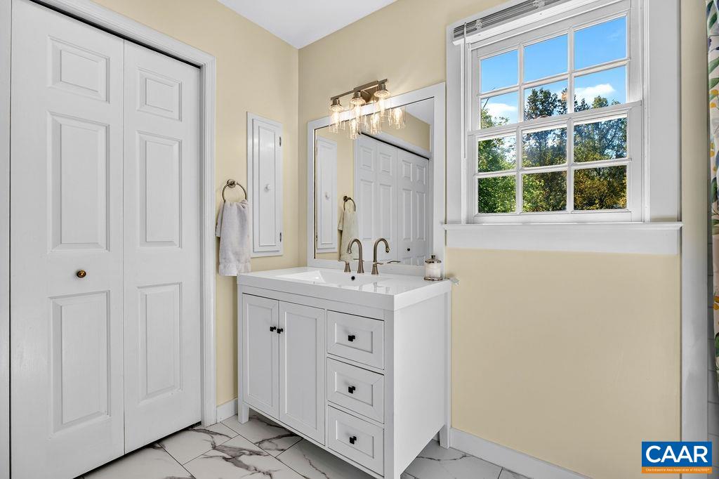 2585 CEDAR RIDGE LN, CHARLOTTESVILLE, Virginia 22901, 4 Bedrooms Bedrooms, ,3 BathroomsBathrooms,Residential,2585 CEDAR RIDGE LN,682630 MLS # 682630 2585 CEDAR RIDGE LN, CHARLOTTESVILLE, Virginia 22901, 4 Bedrooms Bedrooms, ,3 BathroomsBathrooms,Residential,2585 CEDAR RIDGE LN,682630 MLS # 682630