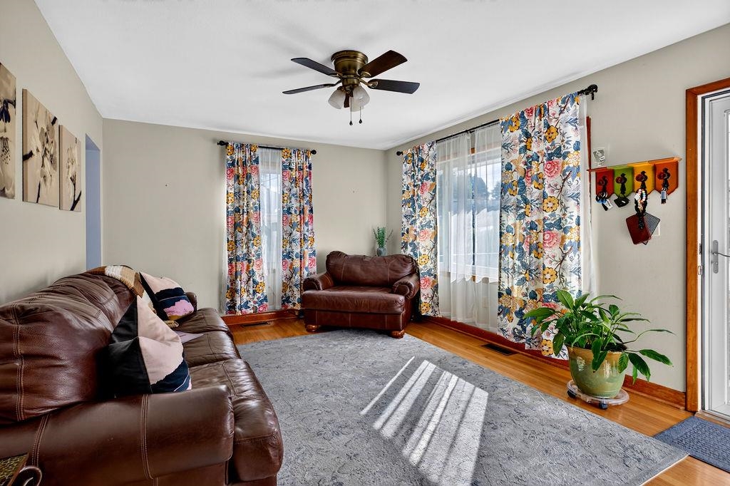 2405 PARK HILL RD, STAUNTON, Virginia 24401, 3 Bedrooms Bedrooms, ,1 BathroomBathrooms,Residential,2405 PARK HILL RD,682632 MLS # 682632 2405 PARK HILL RD, STAUNTON, Virginia 24401, 3 Bedrooms Bedrooms, ,1 BathroomBathrooms,Residential,2405 PARK HILL RD,682632 MLS # 682632