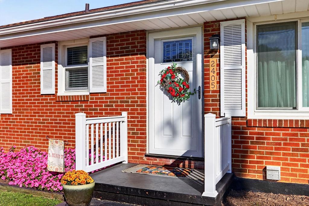 2405 PARK HILL RD, STAUNTON, Virginia 24401, 3 Bedrooms Bedrooms, ,1 BathroomBathrooms,Residential,2405 PARK HILL RD,682632 MLS # 682632 2405 PARK HILL RD, STAUNTON, Virginia 24401, 3 Bedrooms Bedrooms, ,1 BathroomBathrooms,Residential,2405 PARK HILL RD,682632 MLS # 682632