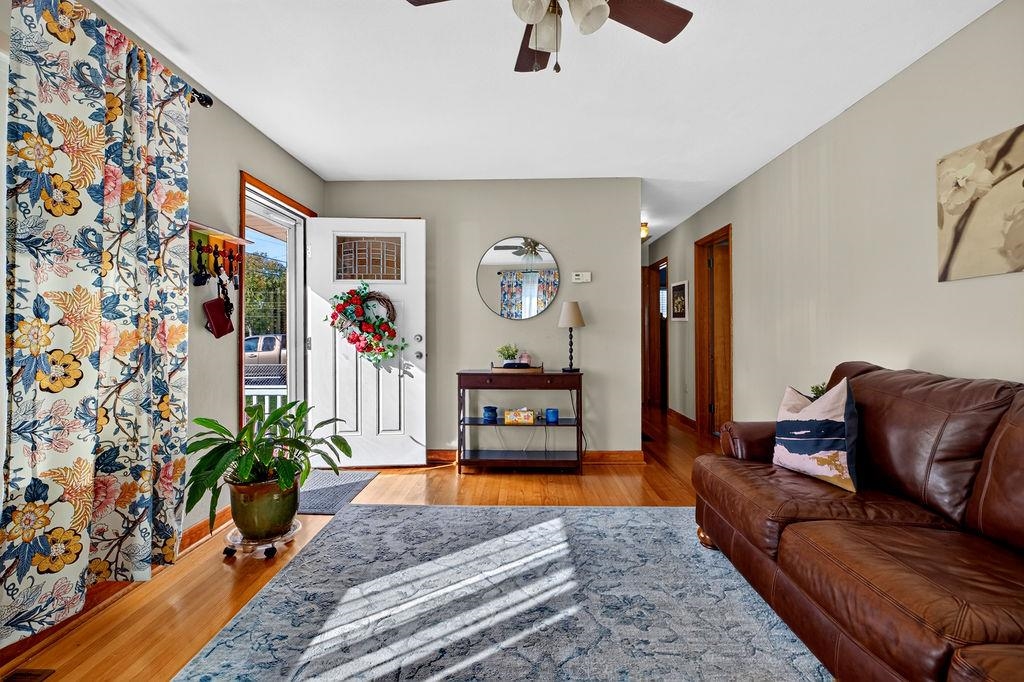 2405 PARK HILL RD, STAUNTON, Virginia 24401, 3 Bedrooms Bedrooms, ,1 BathroomBathrooms,Residential,2405 PARK HILL RD,682632 MLS # 682632 2405 PARK HILL RD, STAUNTON, Virginia 24401, 3 Bedrooms Bedrooms, ,1 BathroomBathrooms,Residential,2405 PARK HILL RD,682632 MLS # 682632