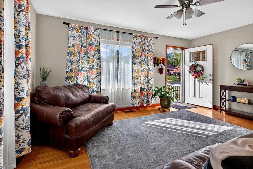 2405 PARK HILL RD, STAUNTON, Virginia 24401, 3 Bedrooms Bedrooms, ,1 BathroomBathrooms,Residential,2405 PARK HILL RD,682632 MLS # 682632 2405 PARK HILL RD, STAUNTON, Virginia 24401, 3 Bedrooms Bedrooms, ,1 BathroomBathrooms,Residential,2405 PARK HILL RD,682632 MLS # 682632