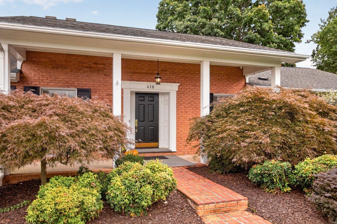 418 FAIRWAY DR, HARRISONBURG, Virginia 22802, 4 Bedrooms Bedrooms, ,2 BathroomsBathrooms,Residential,418 FAIRWAY DR,682636 MLS # 682636