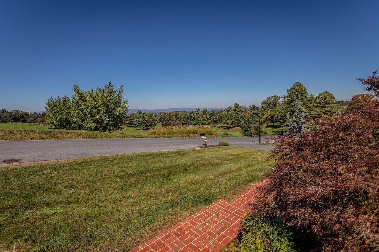 418 FAIRWAY DR, HARRISONBURG, Virginia 22802, 4 Bedrooms Bedrooms, ,2 BathroomsBathrooms,Residential,418 FAIRWAY DR,682636 MLS # 682636