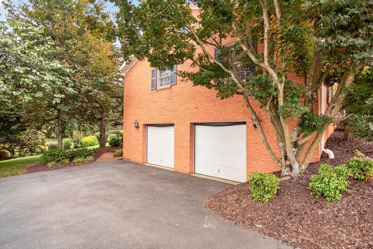 418 FAIRWAY DR, HARRISONBURG, Virginia 22802, 4 Bedrooms Bedrooms, ,2 BathroomsBathrooms,Residential,418 FAIRWAY DR,682636 MLS # 682636