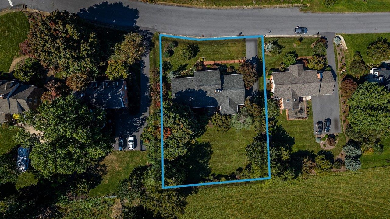 418 FAIRWAY DR, HARRISONBURG, Virginia 22802, 4 Bedrooms Bedrooms, ,2 BathroomsBathrooms,Residential,418 FAIRWAY DR,682636 MLS # 682636