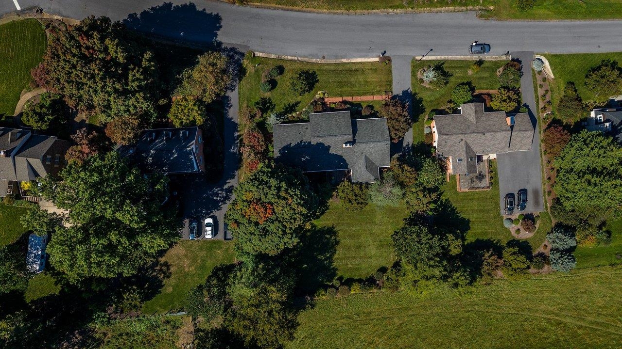 418 FAIRWAY DR, HARRISONBURG, Virginia 22802, 4 Bedrooms Bedrooms, ,2 BathroomsBathrooms,Residential,418 FAIRWAY DR,682636 MLS # 682636