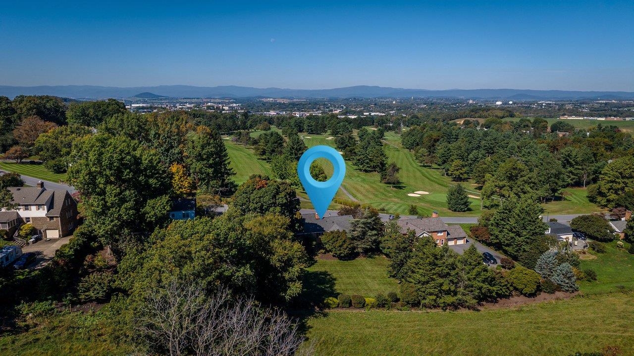 418 FAIRWAY DR, HARRISONBURG, Virginia 22802, 4 Bedrooms Bedrooms, ,2 BathroomsBathrooms,Residential,418 FAIRWAY DR,682636 MLS # 682636