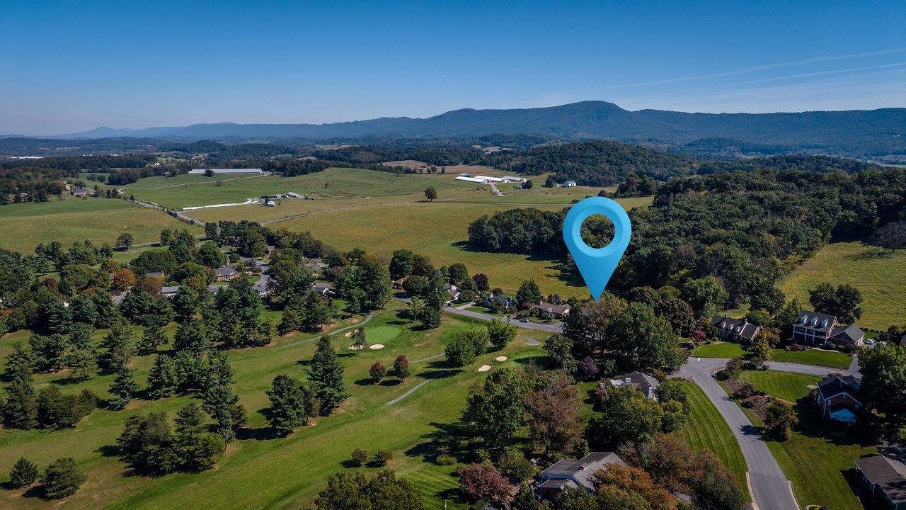 418 FAIRWAY DR, HARRISONBURG, Virginia 22802, 4 Bedrooms Bedrooms, ,2 BathroomsBathrooms,Residential,418 FAIRWAY DR,682636 MLS # 682636