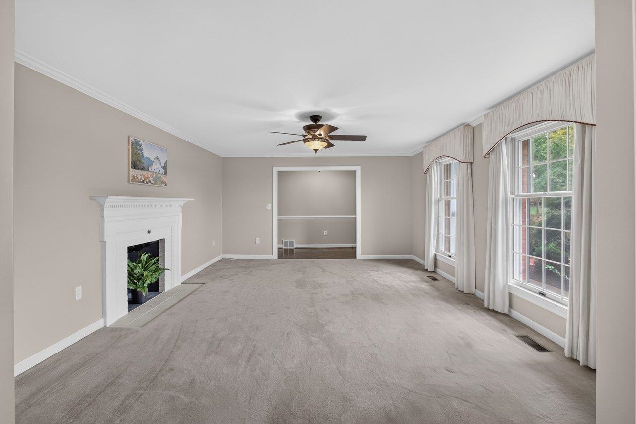 418 FAIRWAY DR, HARRISONBURG, Virginia 22802, 4 Bedrooms Bedrooms, ,2 BathroomsBathrooms,Residential,418 FAIRWAY DR,682636 MLS # 682636