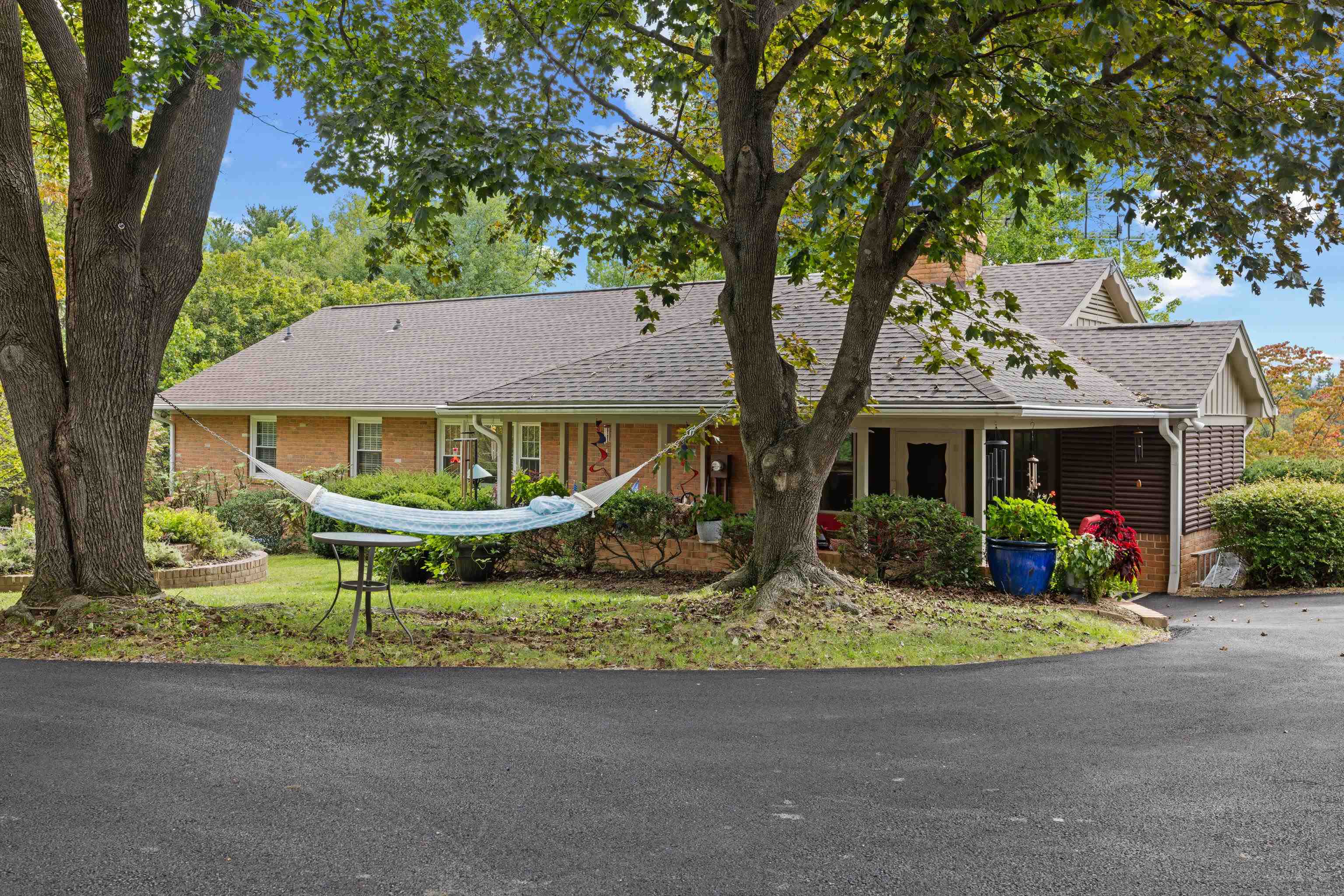 1028 RIDGEMONT DR, STAUNTON, Virginia 24401, 4 Bedrooms Bedrooms, ,3 BathroomsBathrooms,Residential,1028 RIDGEMONT DR,682644 MLS # 682644 1028 RIDGEMONT DR, STAUNTON, Virginia 24401, 4 Bedrooms Bedrooms, ,3 BathroomsBathrooms,Residential,1028 RIDGEMONT DR,682644 MLS # 682644