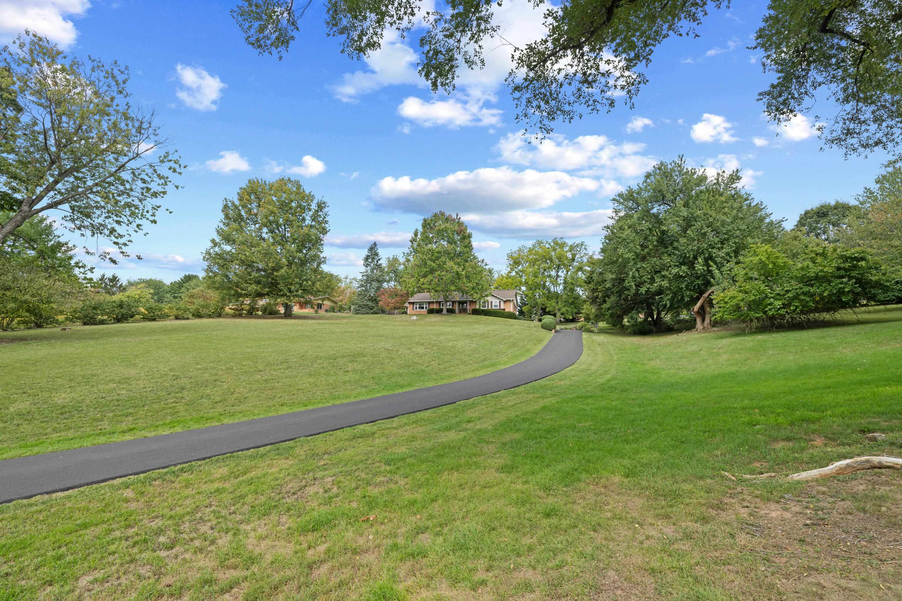 1028 RIDGEMONT DR, STAUNTON, Virginia 24401, 4 Bedrooms Bedrooms, ,3 BathroomsBathrooms,Residential,1028 RIDGEMONT DR,682644 MLS # 682644 1028 RIDGEMONT DR, STAUNTON, Virginia 24401, 4 Bedrooms Bedrooms, ,3 BathroomsBathrooms,Residential,1028 RIDGEMONT DR,682644 MLS # 682644
