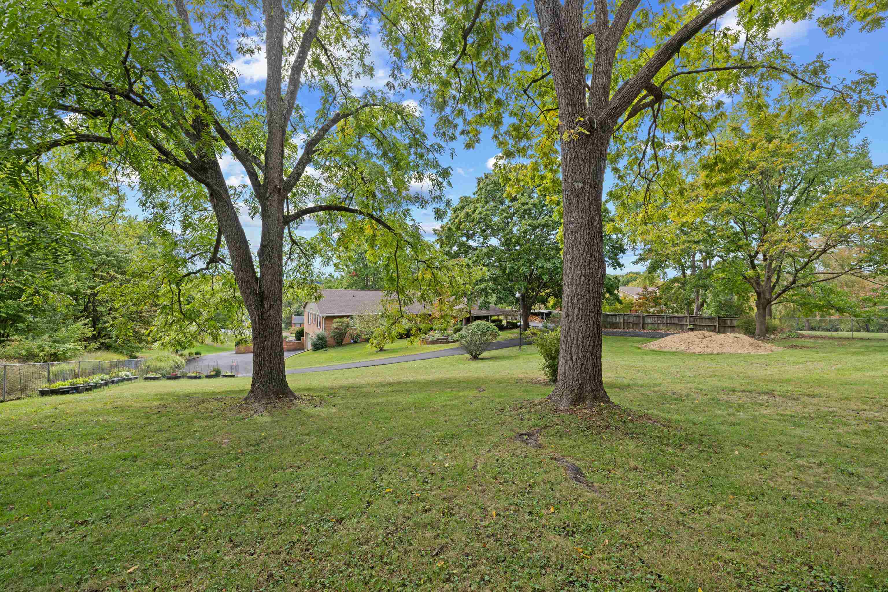 1028 RIDGEMONT DR, STAUNTON, Virginia 24401, 4 Bedrooms Bedrooms, ,3 BathroomsBathrooms,Residential,1028 RIDGEMONT DR,682644 MLS # 682644 1028 RIDGEMONT DR, STAUNTON, Virginia 24401, 4 Bedrooms Bedrooms, ,3 BathroomsBathrooms,Residential,1028 RIDGEMONT DR,682644 MLS # 682644