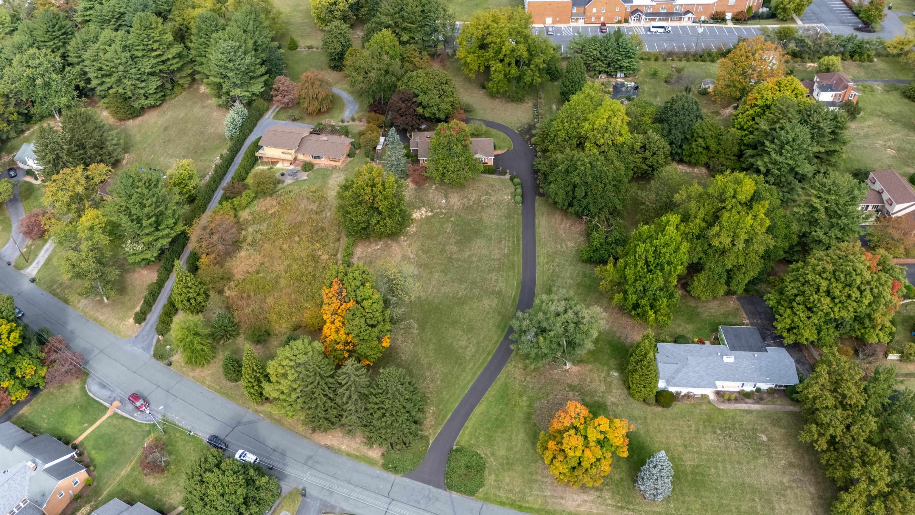 1028 RIDGEMONT DR, STAUNTON, Virginia 24401, 4 Bedrooms Bedrooms, ,3 BathroomsBathrooms,Residential,1028 RIDGEMONT DR,682644 MLS # 682644 1028 RIDGEMONT DR, STAUNTON, Virginia 24401, 4 Bedrooms Bedrooms, ,3 BathroomsBathrooms,Residential,1028 RIDGEMONT DR,682644 MLS # 682644