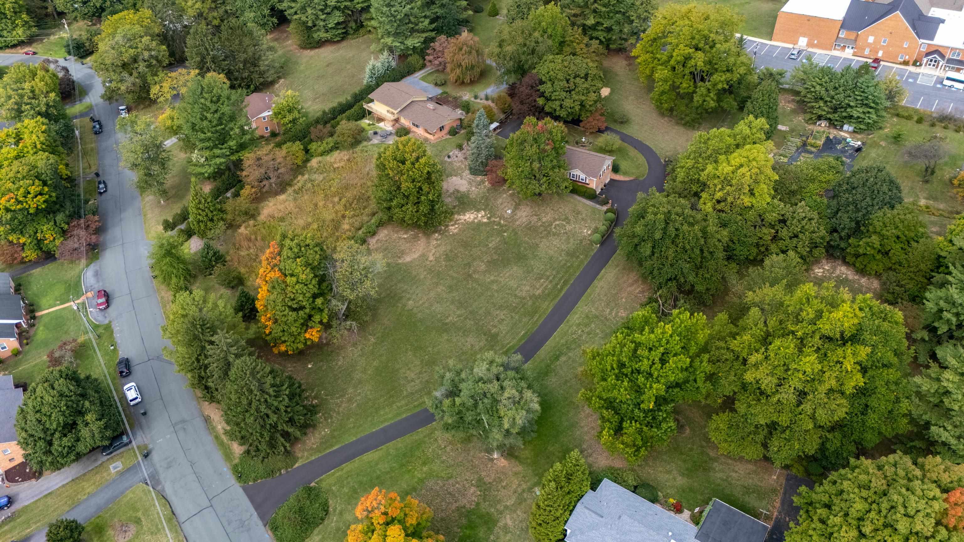 1028 RIDGEMONT DR, STAUNTON, Virginia 24401, 4 Bedrooms Bedrooms, ,3 BathroomsBathrooms,Residential,1028 RIDGEMONT DR,682644 MLS # 682644 1028 RIDGEMONT DR, STAUNTON, Virginia 24401, 4 Bedrooms Bedrooms, ,3 BathroomsBathrooms,Residential,1028 RIDGEMONT DR,682644 MLS # 682644