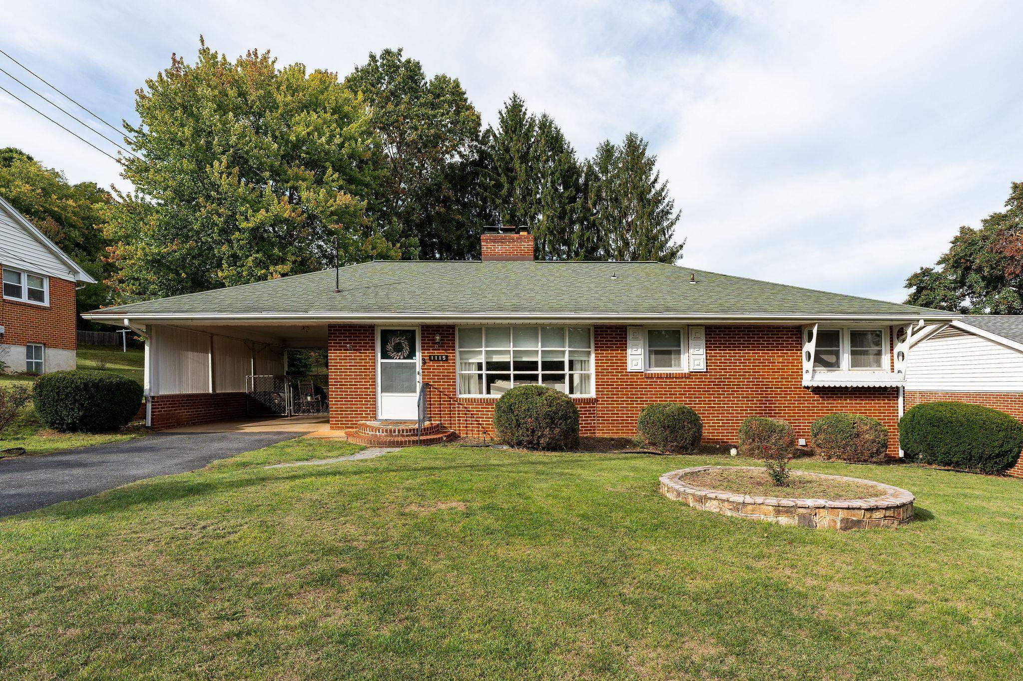 1115 SKYMONT RD, STAUNTON, Virginia 24401, 3 Bedrooms Bedrooms, ,2 BathroomsBathrooms,Residential,1115 SKYMONT RD,682645 MLS # 682645 1115 SKYMONT RD, STAUNTON, Virginia 24401, 3 Bedrooms Bedrooms, ,2 BathroomsBathrooms,Residential,1115 SKYMONT RD,682645 MLS # 682645