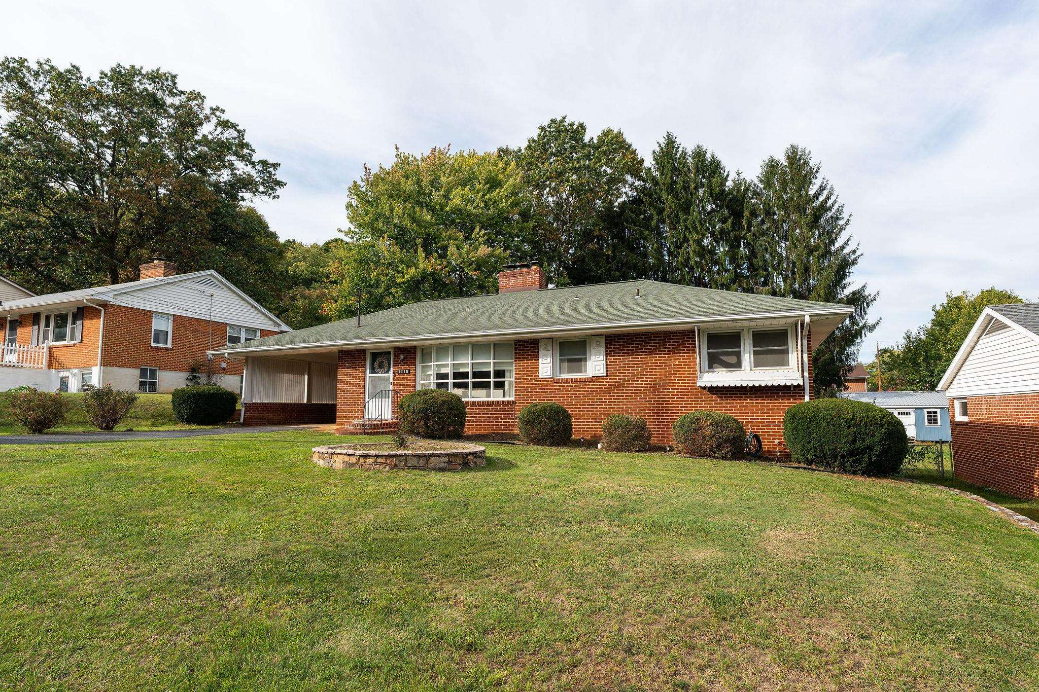 1115 SKYMONT RD, STAUNTON, Virginia 24401, 3 Bedrooms Bedrooms, ,2 BathroomsBathrooms,Residential,1115 SKYMONT RD,682645 MLS # 682645 1115 SKYMONT RD, STAUNTON, Virginia 24401, 3 Bedrooms Bedrooms, ,2 BathroomsBathrooms,Residential,1115 SKYMONT RD,682645 MLS # 682645