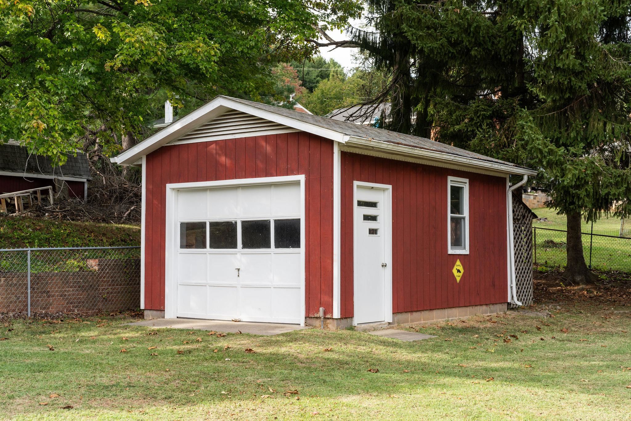 1115 SKYMONT RD, STAUNTON, Virginia 24401, 3 Bedrooms Bedrooms, ,2 BathroomsBathrooms,Residential,1115 SKYMONT RD,682645 MLS # 682645 1115 SKYMONT RD, STAUNTON, Virginia 24401, 3 Bedrooms Bedrooms, ,2 BathroomsBathrooms,Residential,1115 SKYMONT RD,682645 MLS # 682645