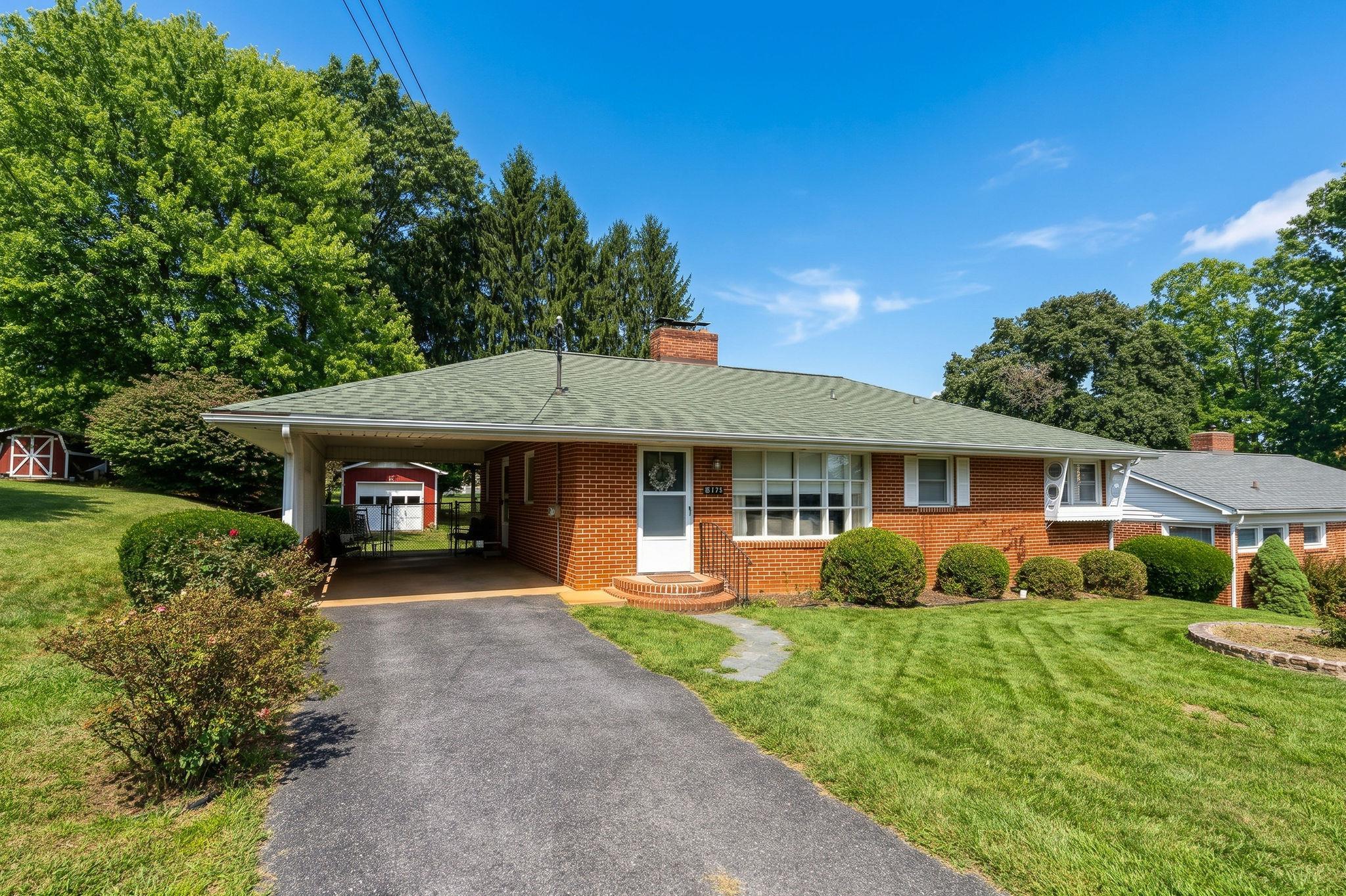 1115 SKYMONT RD, STAUNTON, Virginia 24401, 3 Bedrooms Bedrooms, ,2 BathroomsBathrooms,Residential,1115 SKYMONT RD,682645 MLS # 682645 1115 SKYMONT RD, STAUNTON, Virginia 24401, 3 Bedrooms Bedrooms, ,2 BathroomsBathrooms,Residential,1115 SKYMONT RD,682645 MLS # 682645