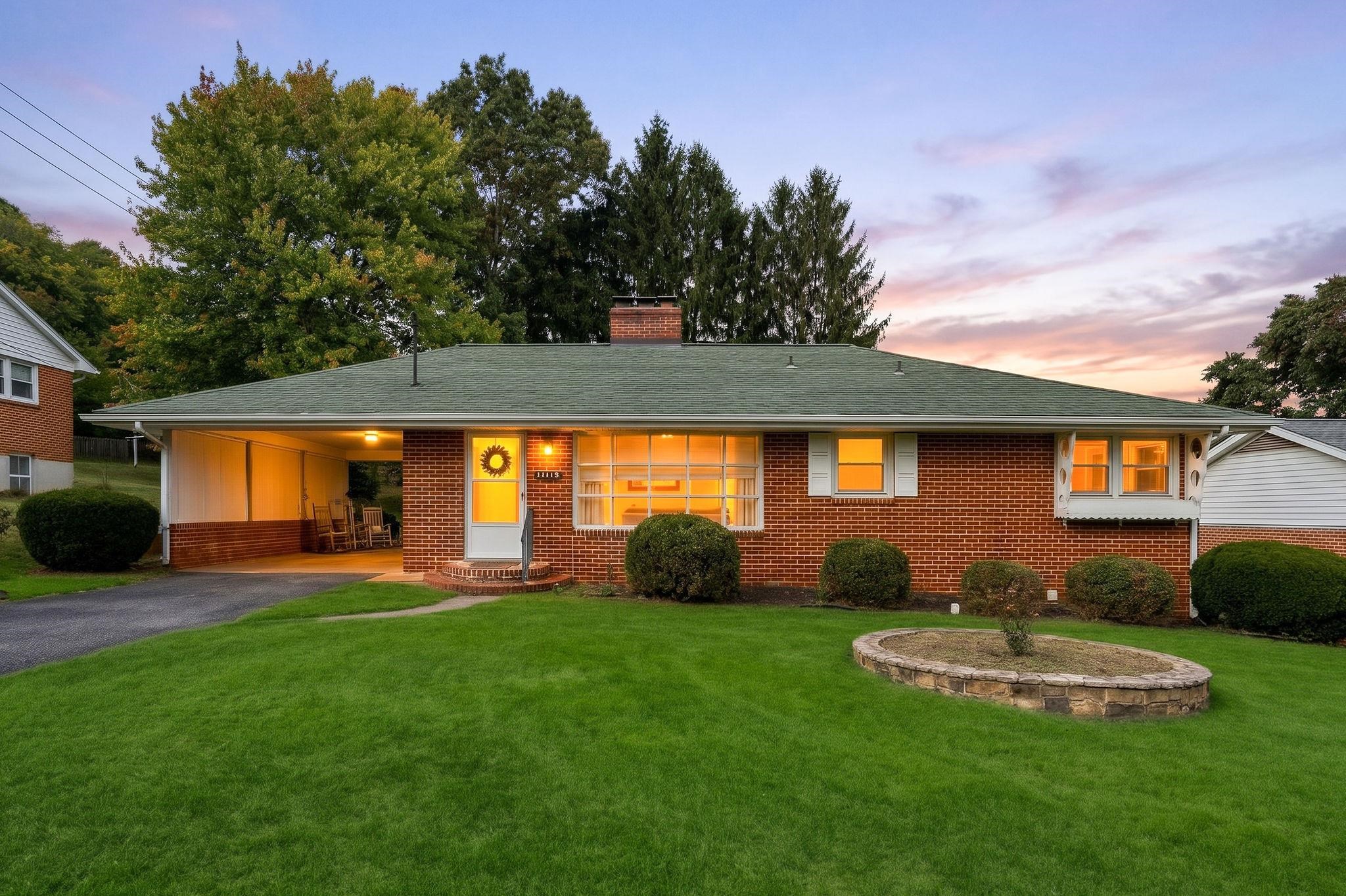1115 SKYMONT RD, STAUNTON, Virginia 24401, 3 Bedrooms Bedrooms, ,2 BathroomsBathrooms,Residential,1115 SKYMONT RD,682645 MLS # 682645 1115 SKYMONT RD, STAUNTON, Virginia 24401, 3 Bedrooms Bedrooms, ,2 BathroomsBathrooms,Residential,1115 SKYMONT RD,682645 MLS # 682645
