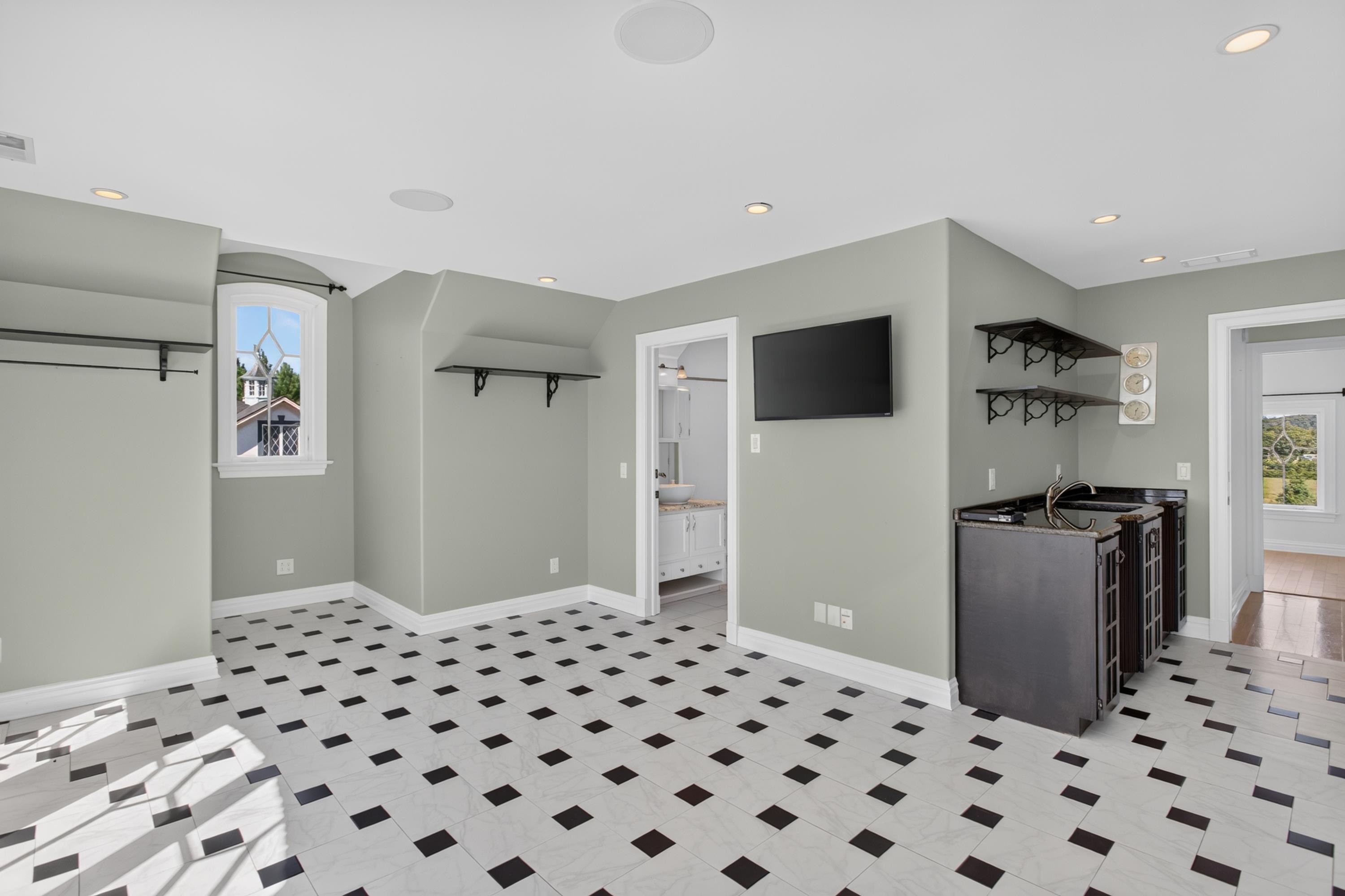 2655 HILLMEADOW DR, ROCKINGHAM, Virginia 22801, 5 Bedrooms Bedrooms, ,6 BathroomsBathrooms,Residential,2655 HILLMEADOW DR,682652 MLS # 682652