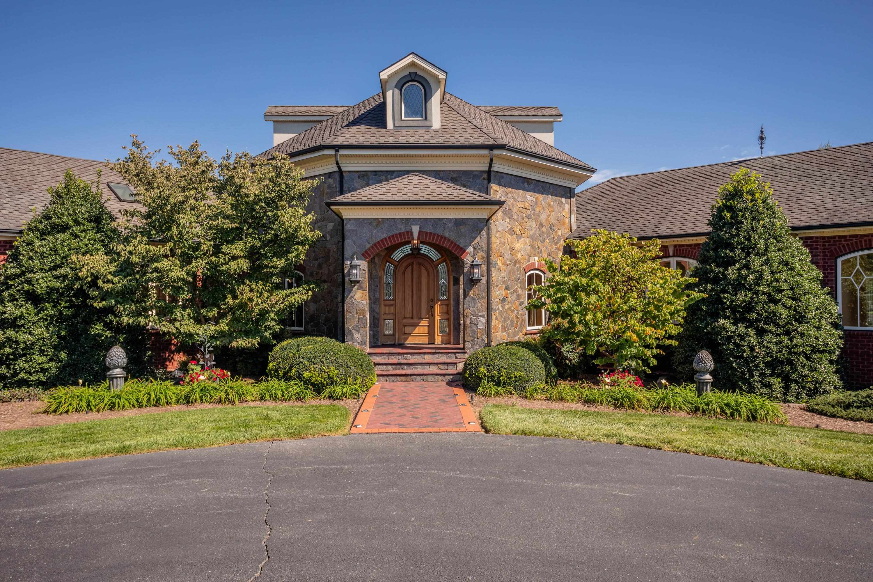 2655 HILLMEADOW DR, ROCKINGHAM, Virginia 22801, 5 Bedrooms Bedrooms, ,6 BathroomsBathrooms,Residential,2655 HILLMEADOW DR,682652 MLS # 682652