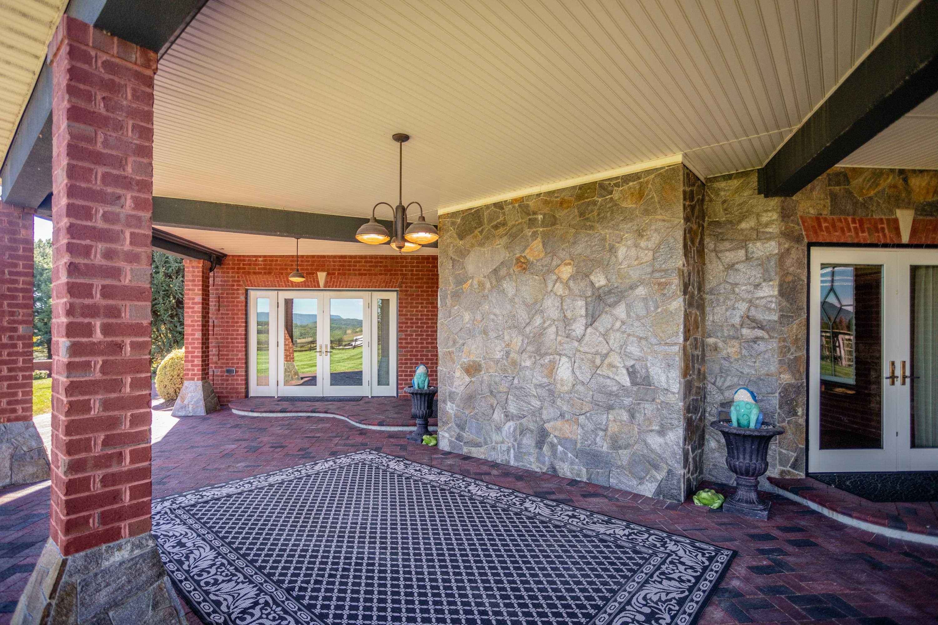 2655 HILLMEADOW DR, ROCKINGHAM, Virginia 22801, 5 Bedrooms Bedrooms, ,6 BathroomsBathrooms,Residential,2655 HILLMEADOW DR,682652 MLS # 682652