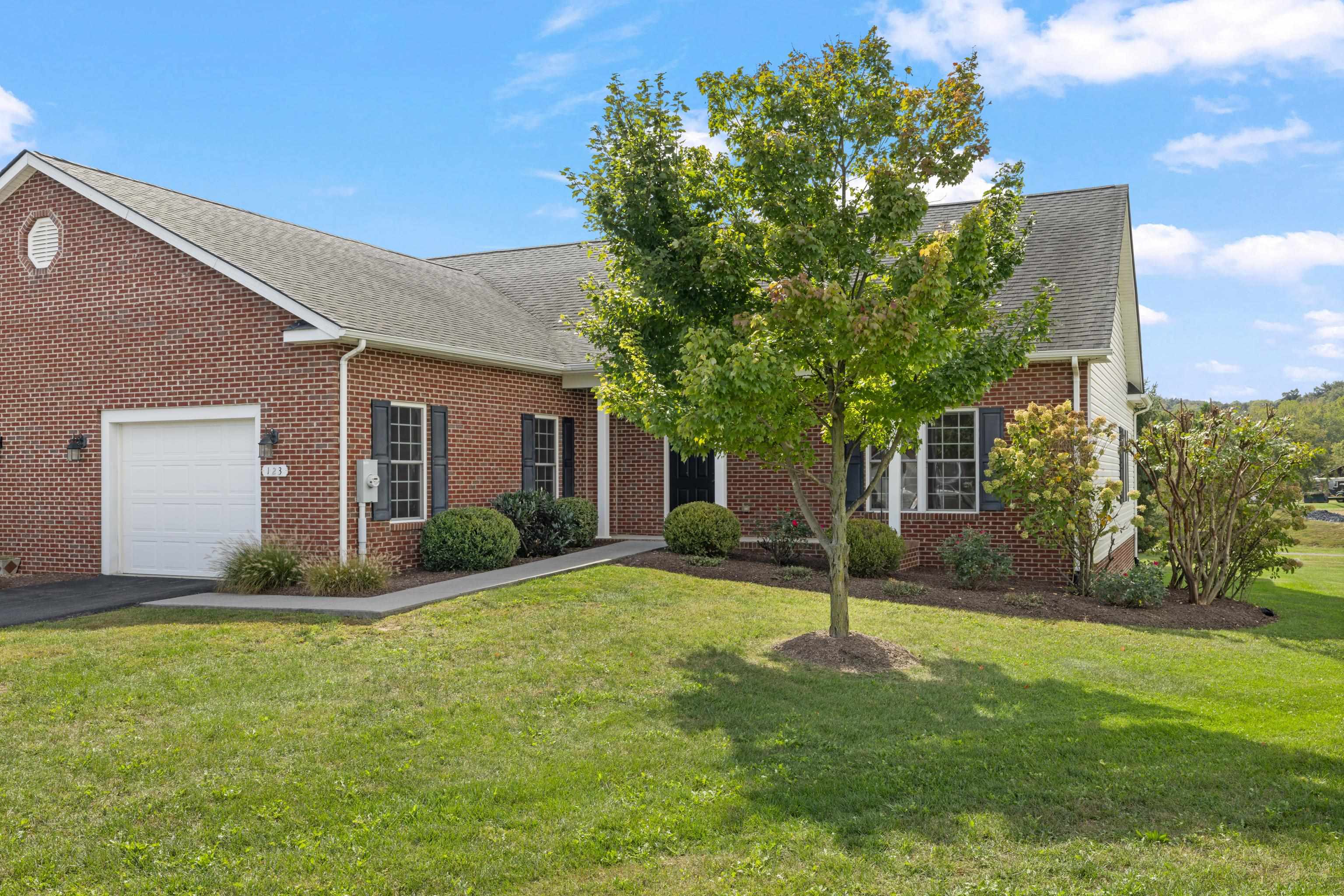 123 HOLLEN MILL CT, BRIDGEWATER, Virginia 22812, 2 Bedrooms Bedrooms, ,2 BathroomsBathrooms,Residential,123 HOLLEN MILL CT,682656 MLS # 682656 123 HOLLEN MILL CT, BRIDGEWATER, Virginia 22812, 2 Bedrooms Bedrooms, ,2 BathroomsBathrooms,Residential,123 HOLLEN MILL CT,682656 MLS # 682656