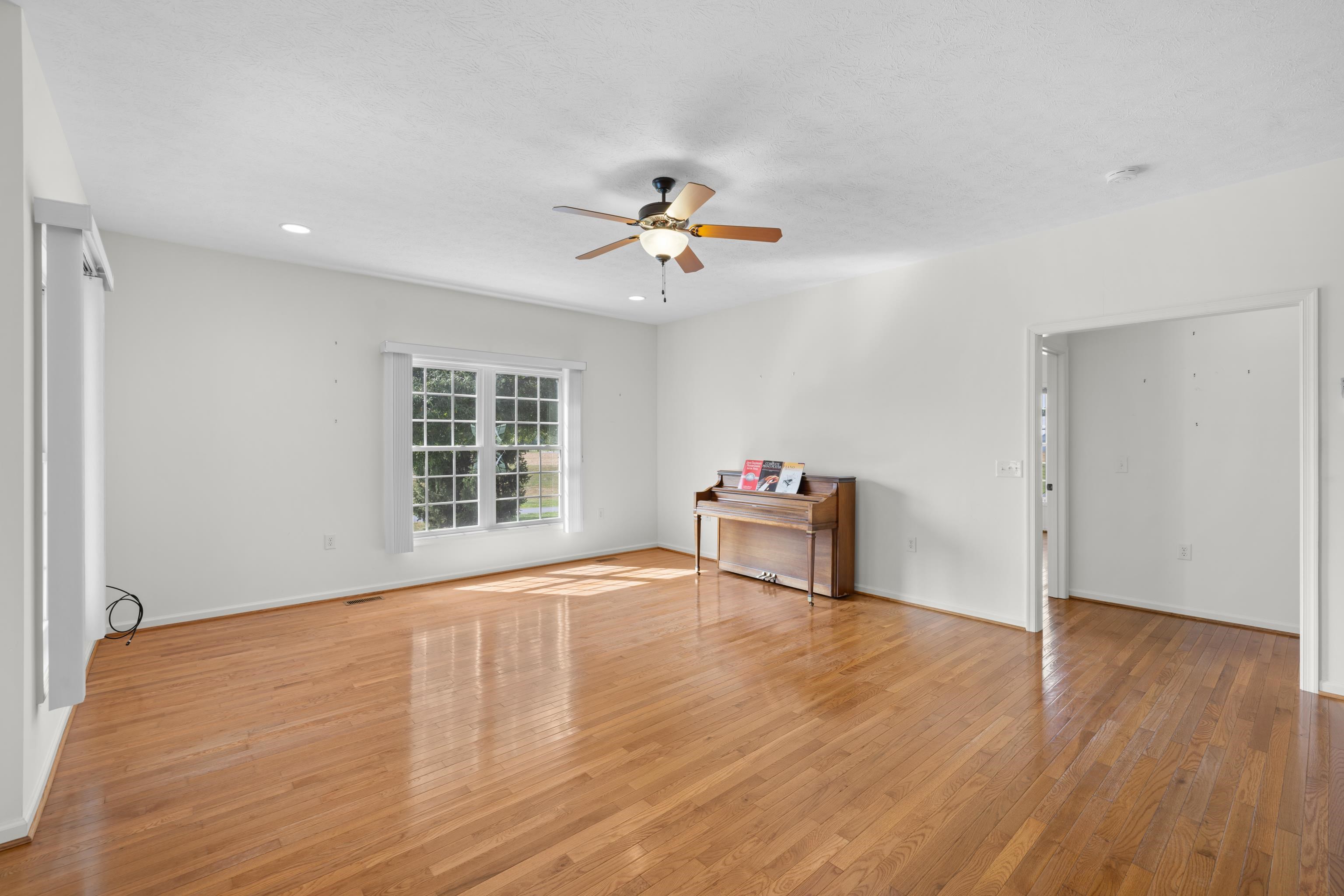 123 HOLLEN MILL CT, BRIDGEWATER, Virginia 22812, 2 Bedrooms Bedrooms, ,2 BathroomsBathrooms,Residential,123 HOLLEN MILL CT,682656 MLS # 682656 123 HOLLEN MILL CT, BRIDGEWATER, Virginia 22812, 2 Bedrooms Bedrooms, ,2 BathroomsBathrooms,Residential,123 HOLLEN MILL CT,682656 MLS # 682656
