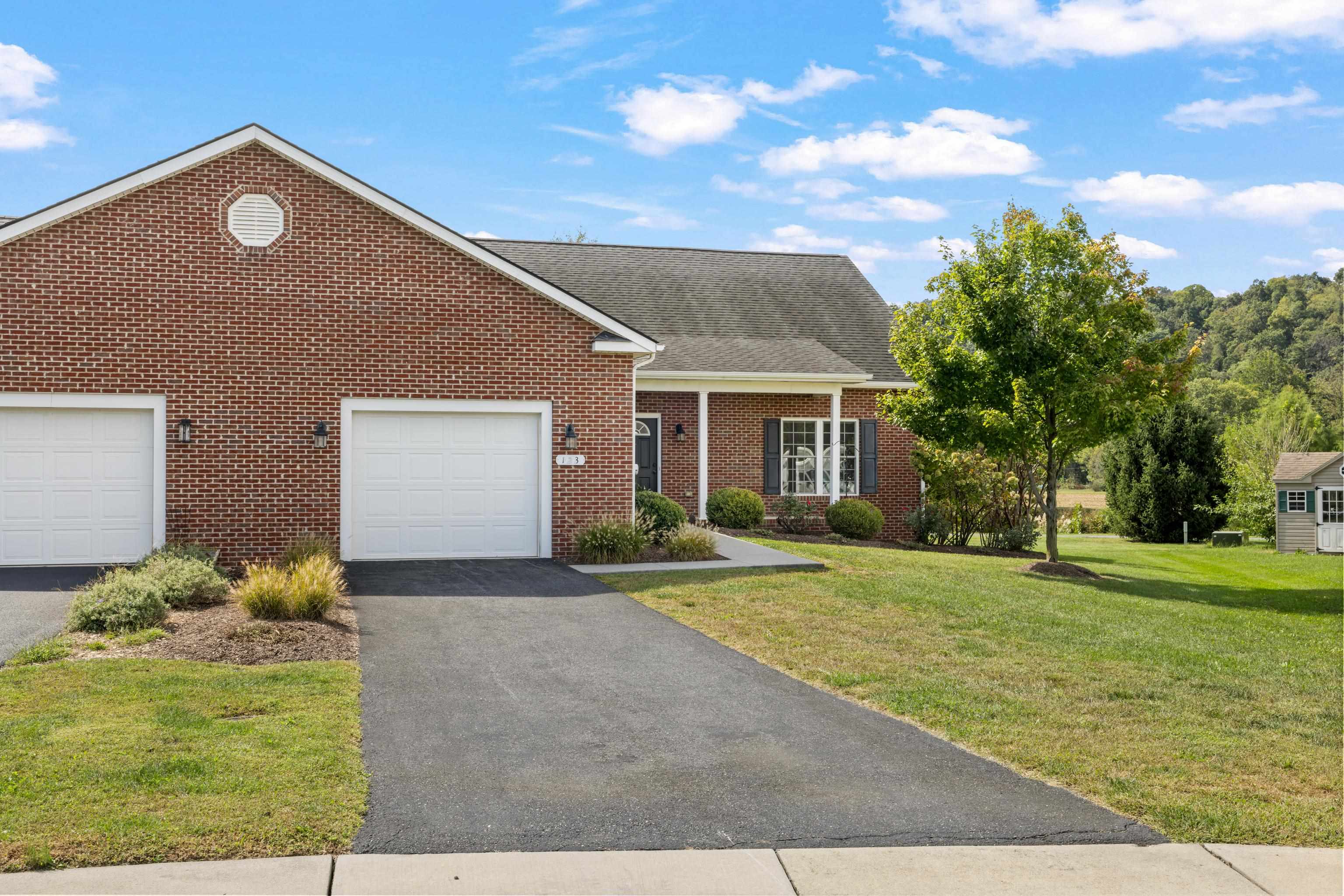 123 HOLLEN MILL CT, BRIDGEWATER, Virginia 22812, 2 Bedrooms Bedrooms, ,2 BathroomsBathrooms,Residential,123 HOLLEN MILL CT,682656 MLS # 682656 123 HOLLEN MILL CT, BRIDGEWATER, Virginia 22812, 2 Bedrooms Bedrooms, ,2 BathroomsBathrooms,Residential,123 HOLLEN MILL CT,682656 MLS # 682656