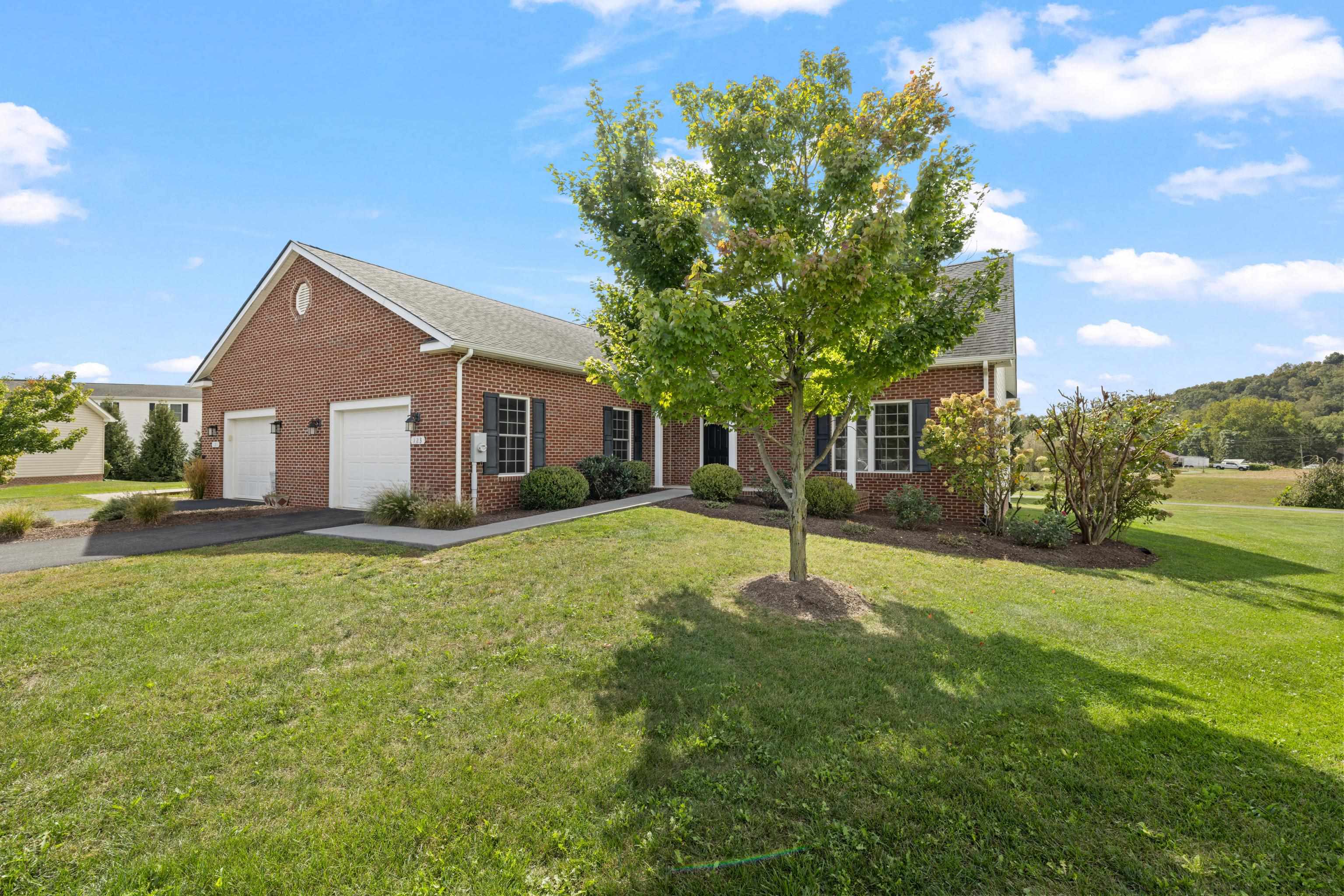 123 HOLLEN MILL CT, BRIDGEWATER, Virginia 22812, 2 Bedrooms Bedrooms, ,2 BathroomsBathrooms,Residential,123 HOLLEN MILL CT,682656 MLS # 682656 123 HOLLEN MILL CT, BRIDGEWATER, Virginia 22812, 2 Bedrooms Bedrooms, ,2 BathroomsBathrooms,Residential,123 HOLLEN MILL CT,682656 MLS # 682656