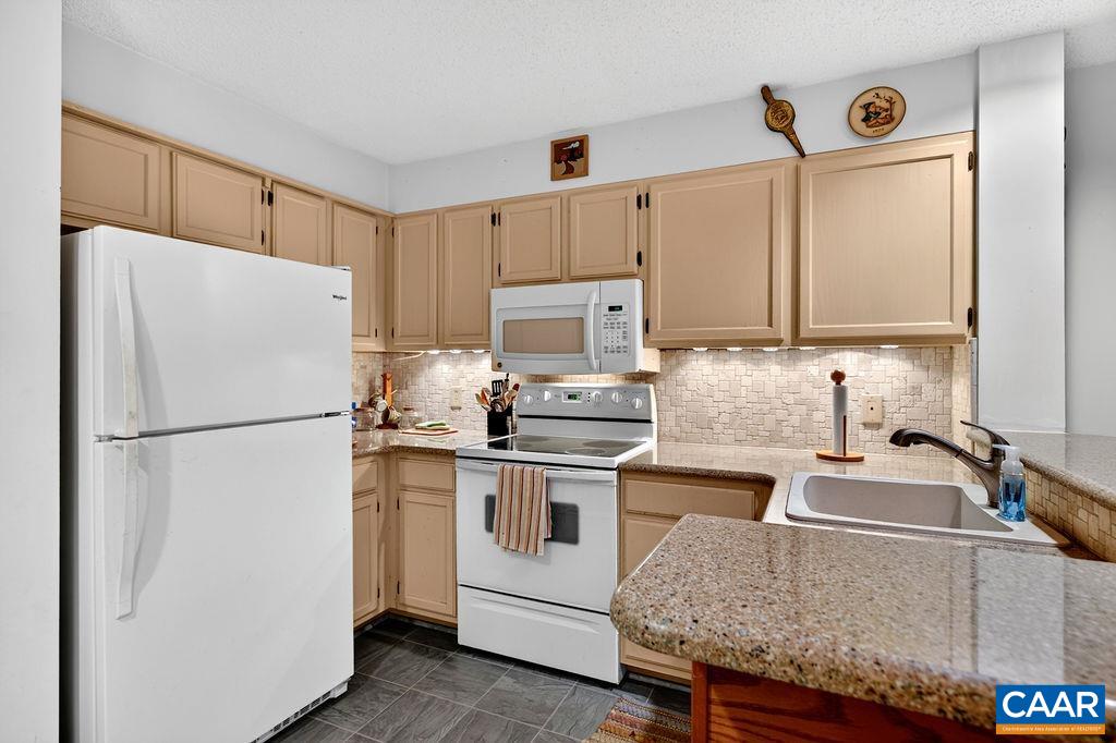 332 DOBIE CONDOS, WINTERGREEN, Virginia 22967, 2 Bedrooms Bedrooms, ,2 BathroomsBathrooms,Residential,332 DOBIE CONDOS,682509 MLS # 682509