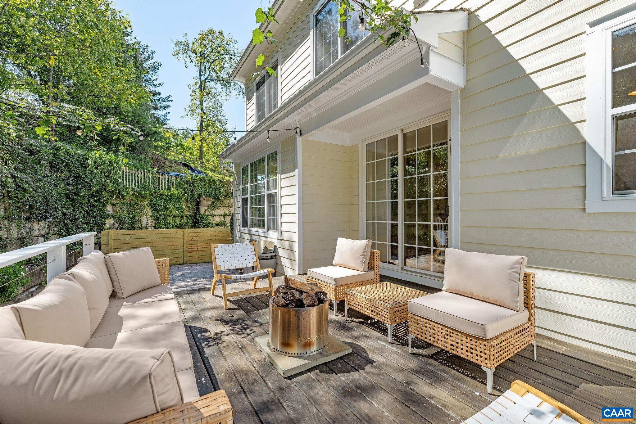 Two-level back patio with direct access from the breakfast nook/kitchen. Two-level back patio with direct access from the breakfast nook/kitchen.