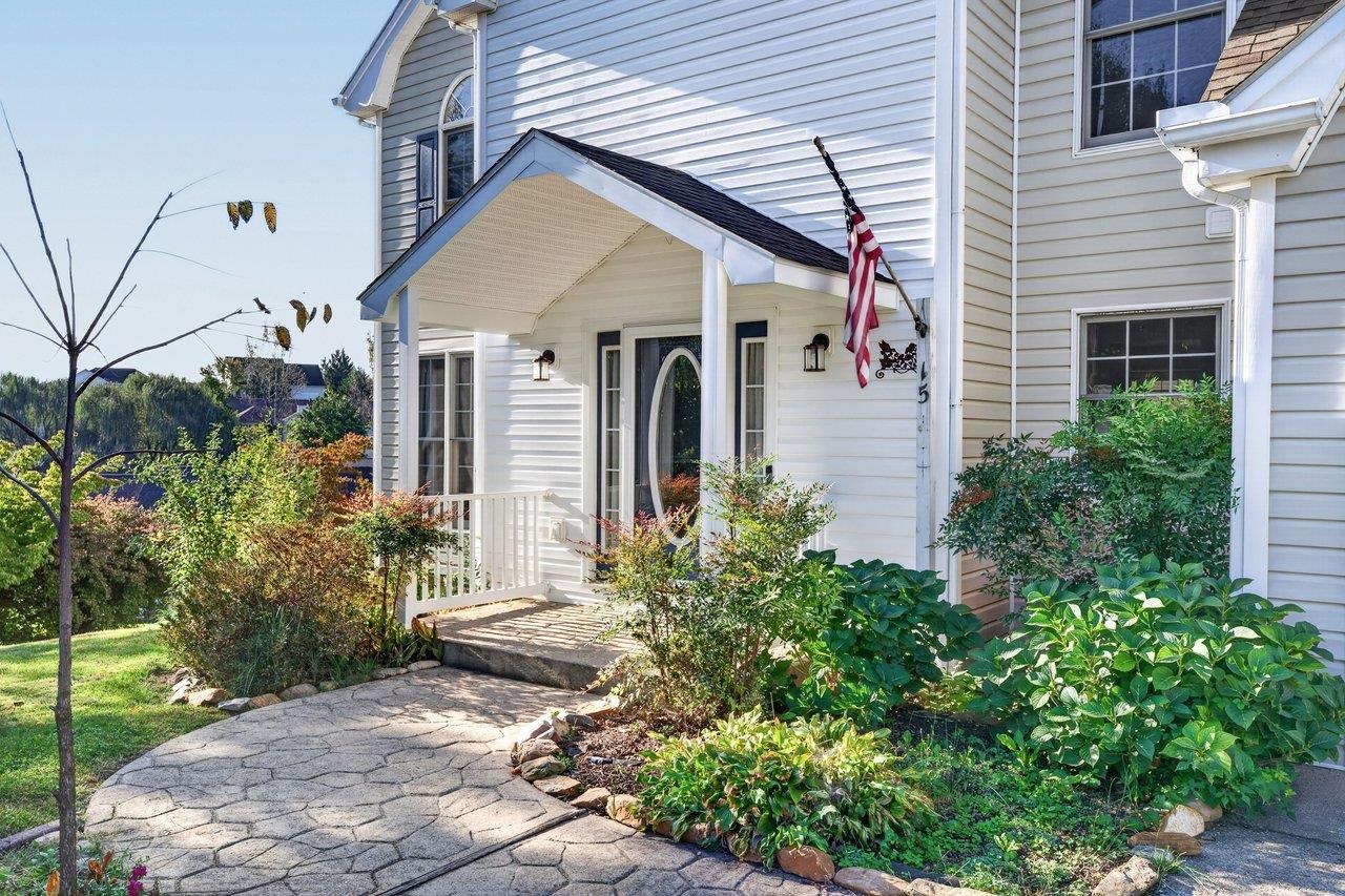 15 MARIE CT, FISHERSVILLE, Virginia 22939, 4 Bedrooms Bedrooms, ,2 BathroomsBathrooms,Residential,15 MARIE CT,682667 MLS # 682667