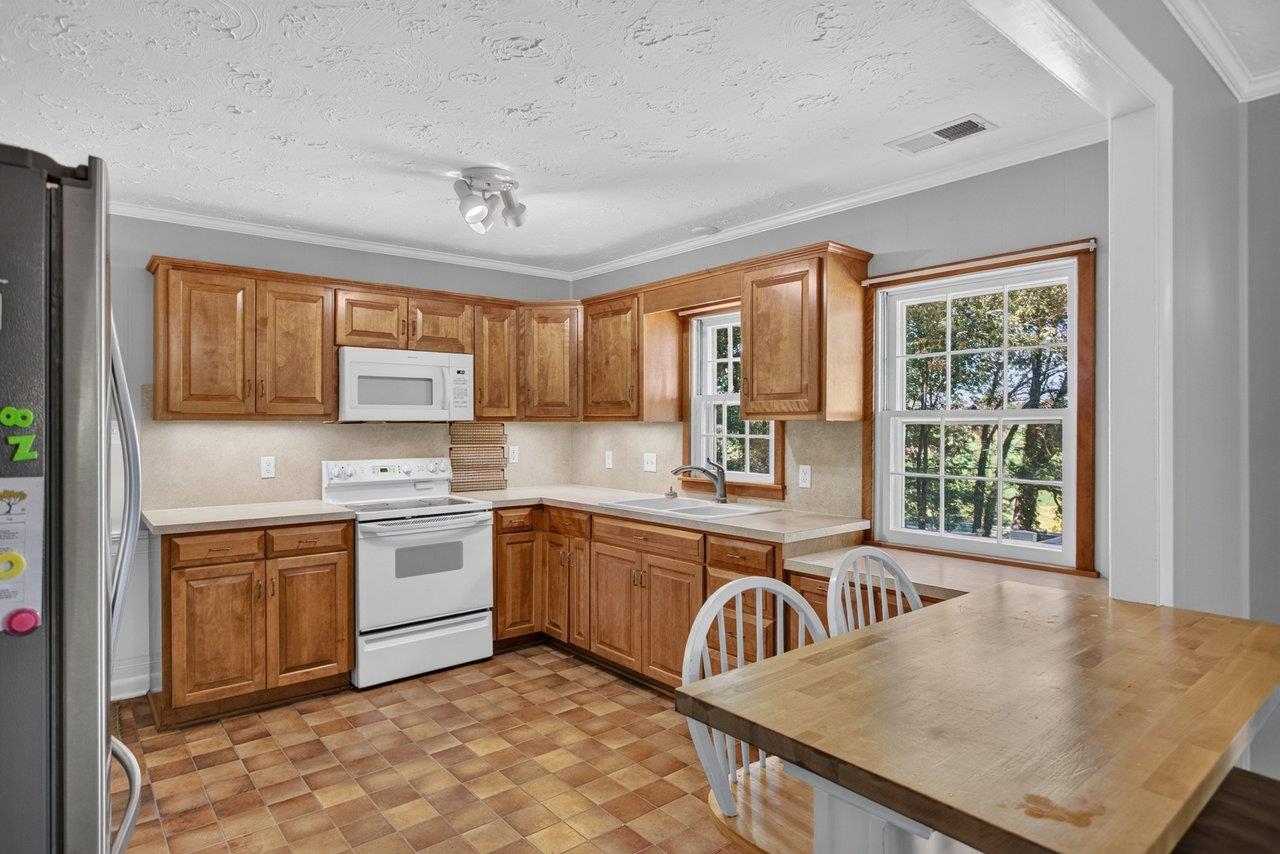 7499 OTTOBINE RD, DAYTON, Virginia 22821, 4 Bedrooms Bedrooms, ,1 BathroomBathrooms,Residential,7499 OTTOBINE RD,682668 MLS # 682668