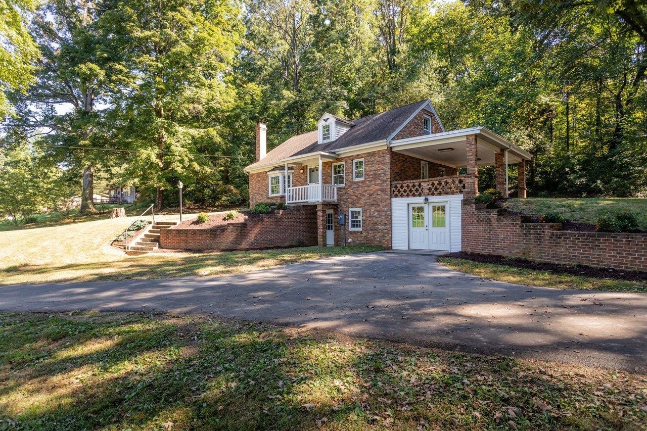7499 OTTOBINE RD, DAYTON, Virginia 22821, 4 Bedrooms Bedrooms, ,1 BathroomBathrooms,Residential,7499 OTTOBINE RD,682668 MLS # 682668