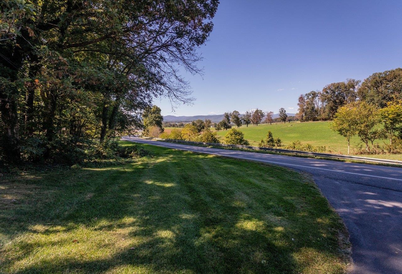 7499 OTTOBINE RD, DAYTON, Virginia 22821, 4 Bedrooms Bedrooms, ,1 BathroomBathrooms,Residential,7499 OTTOBINE RD,682668 MLS # 682668