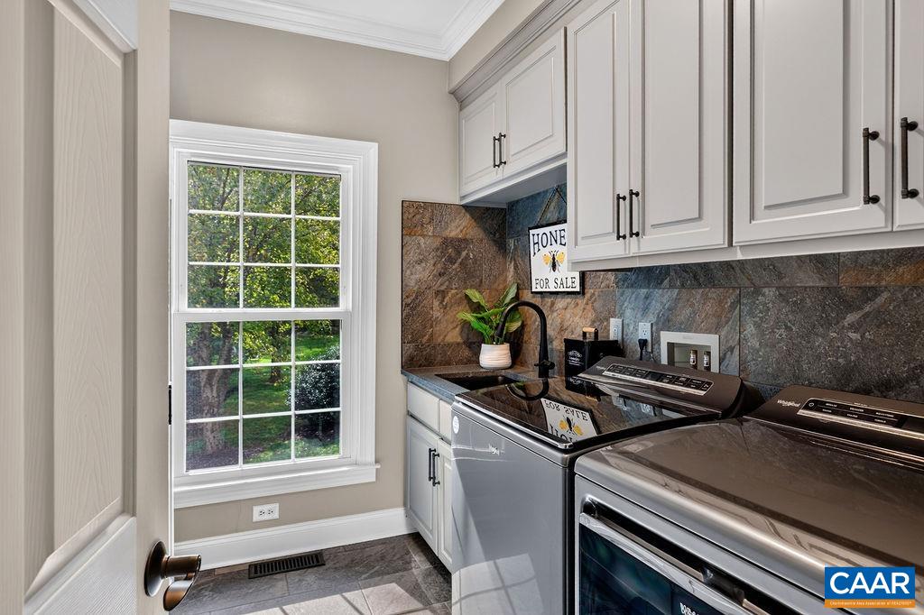 40 SHADOW CREST LN, NELLYSFORD, Virginia 22958, 5 Bedrooms Bedrooms, ,5 BathroomsBathrooms,Residential,40 SHADOW CREST LN,682684 MLS # 682684 40 SHADOW CREST LN, NELLYSFORD, Virginia 22958, 5 Bedrooms Bedrooms, ,5 BathroomsBathrooms,Residential,40 SHADOW CREST LN,682684 MLS # 682684