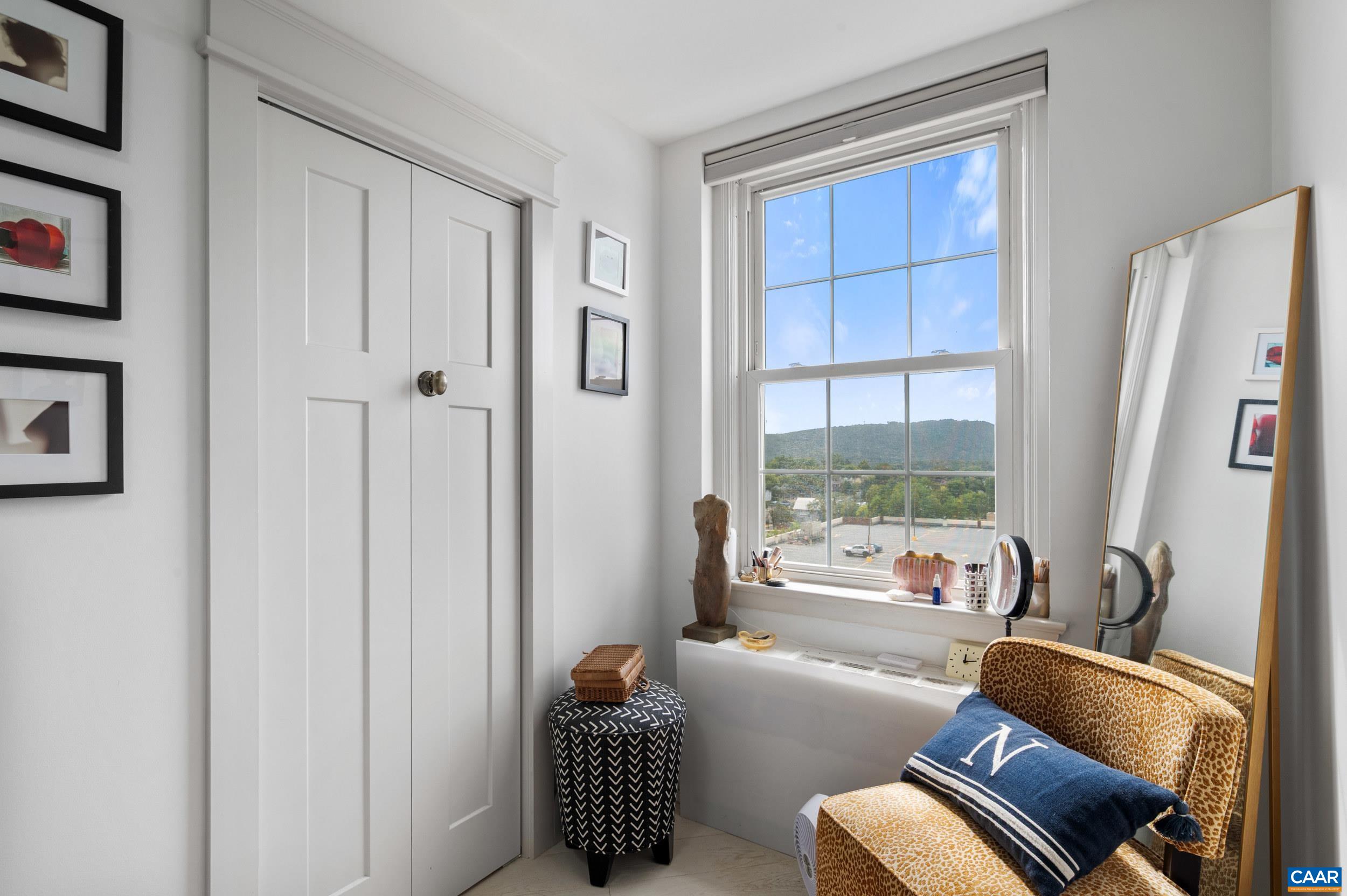 500 COURT SQ, CHARLOTTESVILLE, Virginia 22902, 1 Bedroom Bedrooms, ,1 BathroomBathrooms,Residential,500 COURT SQ,682687 MLS # 682687