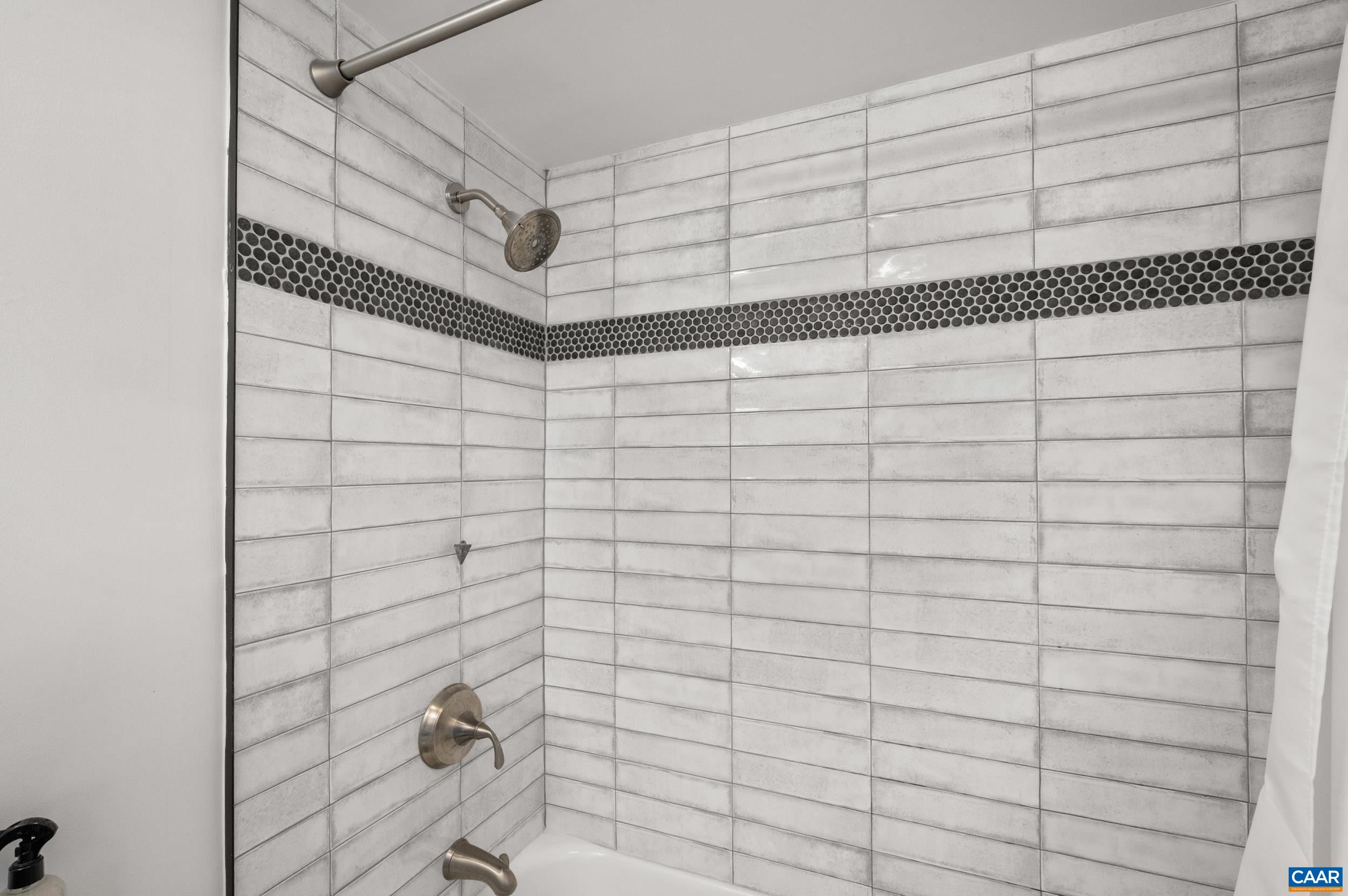 500 COURT SQ, CHARLOTTESVILLE, Virginia 22902, 1 Bedroom Bedrooms, ,1 BathroomBathrooms,Residential,500 COURT SQ,682687 MLS # 682687