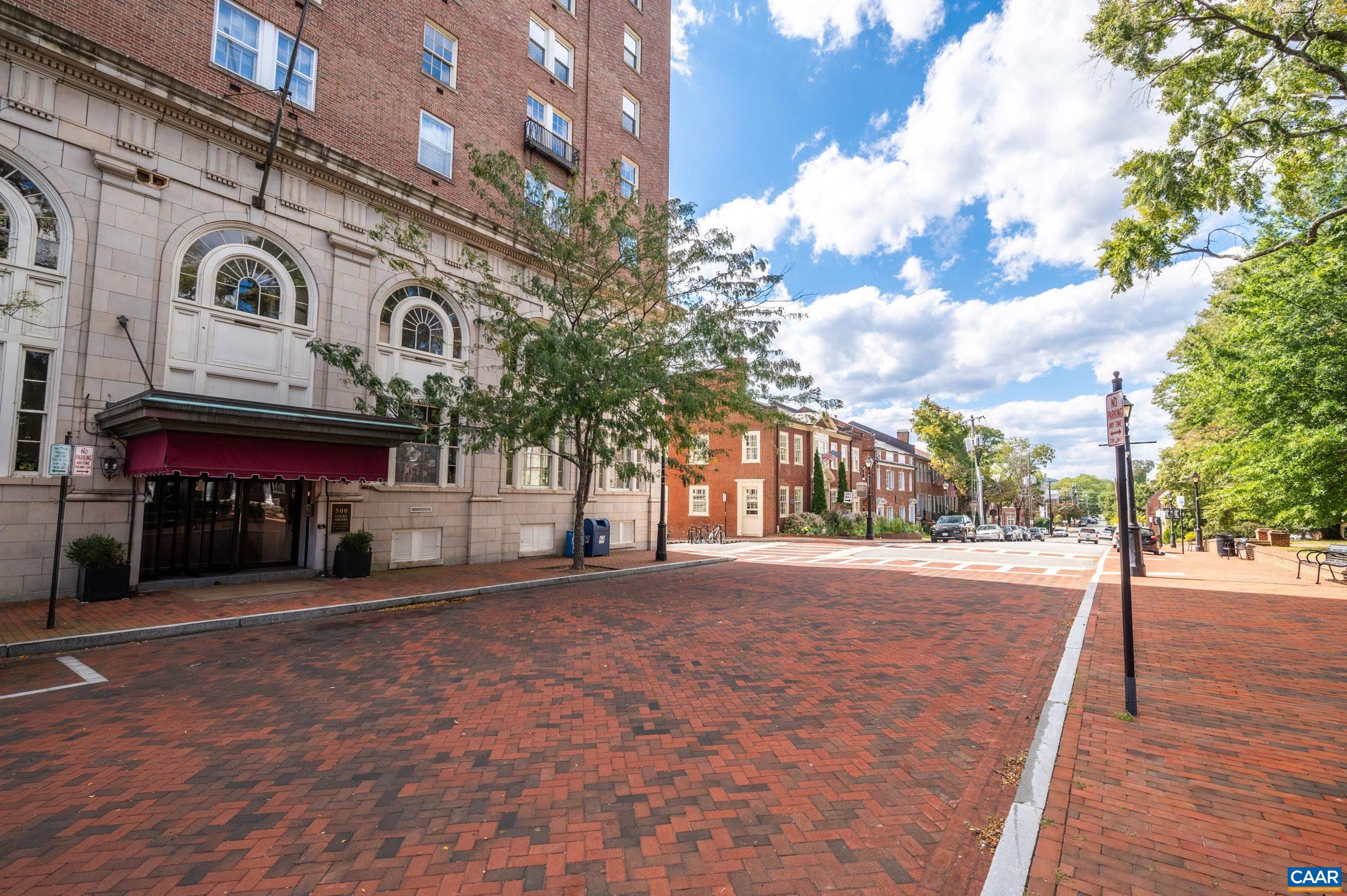 500 COURT SQ, CHARLOTTESVILLE, Virginia 22902, 1 Bedroom Bedrooms, ,1 BathroomBathrooms,Residential,500 COURT SQ,682687 MLS # 682687