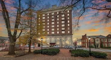 500 COURT SQ, CHARLOTTESVILLE, Virginia 22902, 1 Bedroom Bedrooms, ,1 BathroomBathrooms,Residential,500 COURT SQ,682687 MLS # 682687