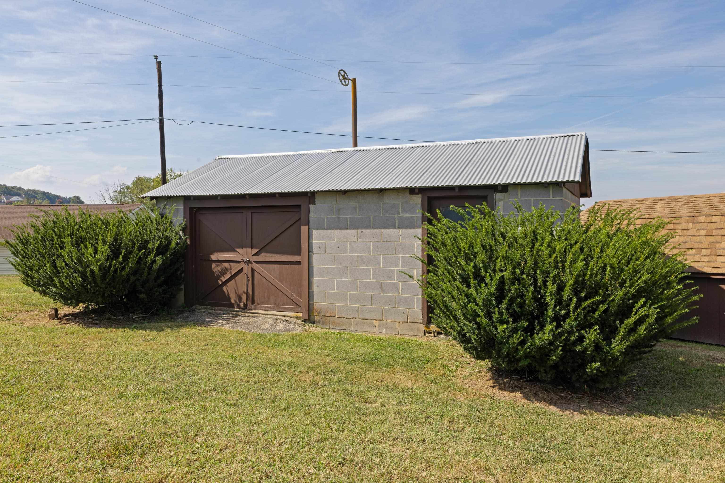 517 OLD WHITE HILL RD, STUARTS DRAFT, Virginia 24477, 3 Bedrooms Bedrooms, ,2 BathroomsBathrooms,Residential,517 OLD WHITE HILL RD,682688 MLS # 682688 517 OLD WHITE HILL RD, STUARTS DRAFT, Virginia 24477, 3 Bedrooms Bedrooms, ,2 BathroomsBathrooms,Residential,517 OLD WHITE HILL RD,682688 MLS # 682688