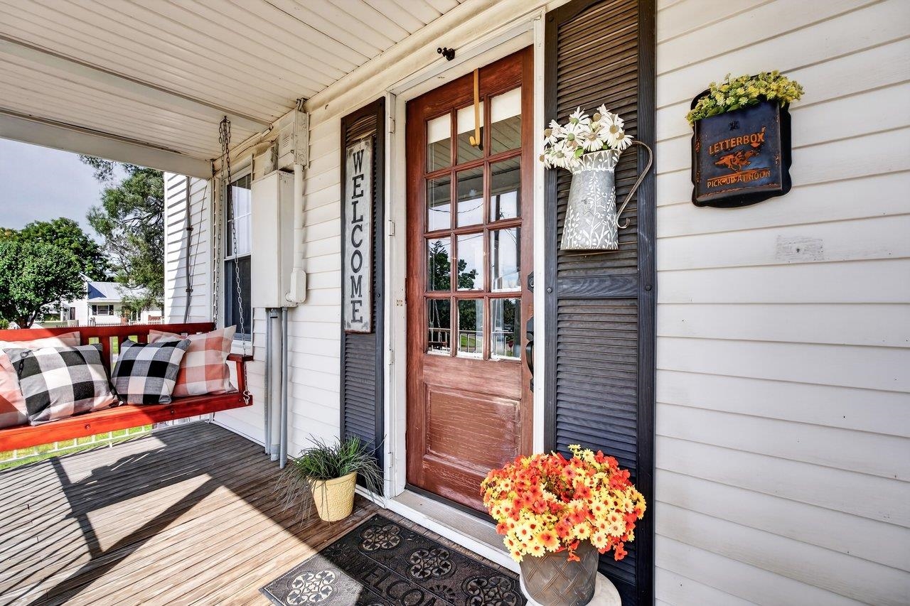 Perfect front porch retreat. Perfect front porch retreat.