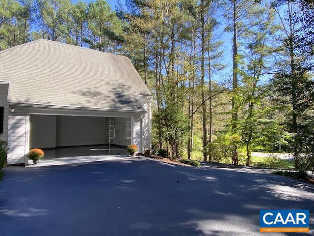 2380 SPRING BROOK DR, CHARLOTTESVILLE, Virginia 22901, 4 Bedrooms Bedrooms, ,3 BathroomsBathrooms,Residential,2380 SPRING BROOK DR,682669 MLS # 682669