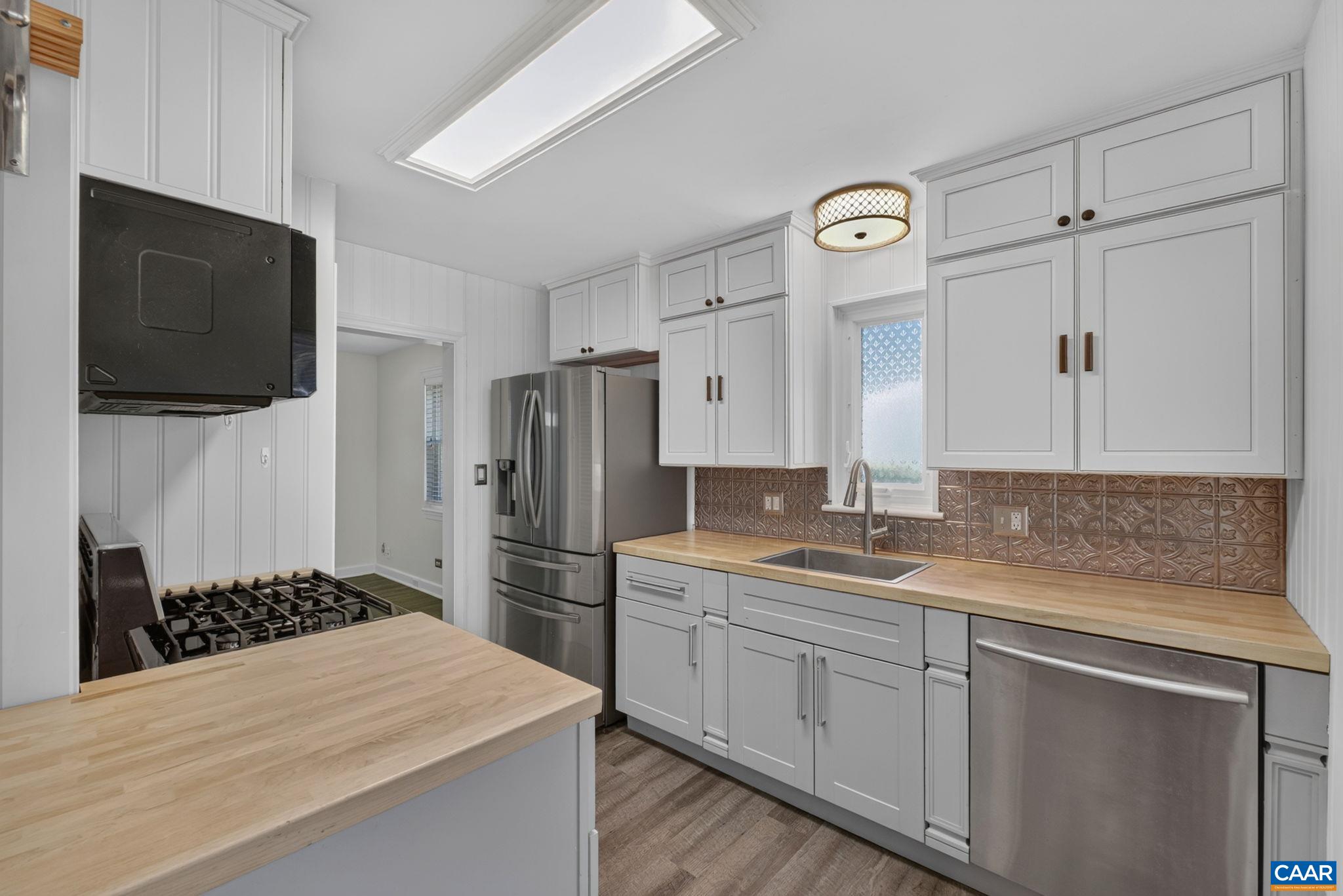 1008 SHERIDAN AVE, CHARLOTTESVILLE, Virginia 22901, 2 Bedrooms Bedrooms, ,1 BathroomBathrooms,Residential,1008 SHERIDAN AVE,682707 MLS # 682707 1008 SHERIDAN AVE, CHARLOTTESVILLE, Virginia 22901, 2 Bedrooms Bedrooms, ,1 BathroomBathrooms,Residential,1008 SHERIDAN AVE,682707 MLS # 682707