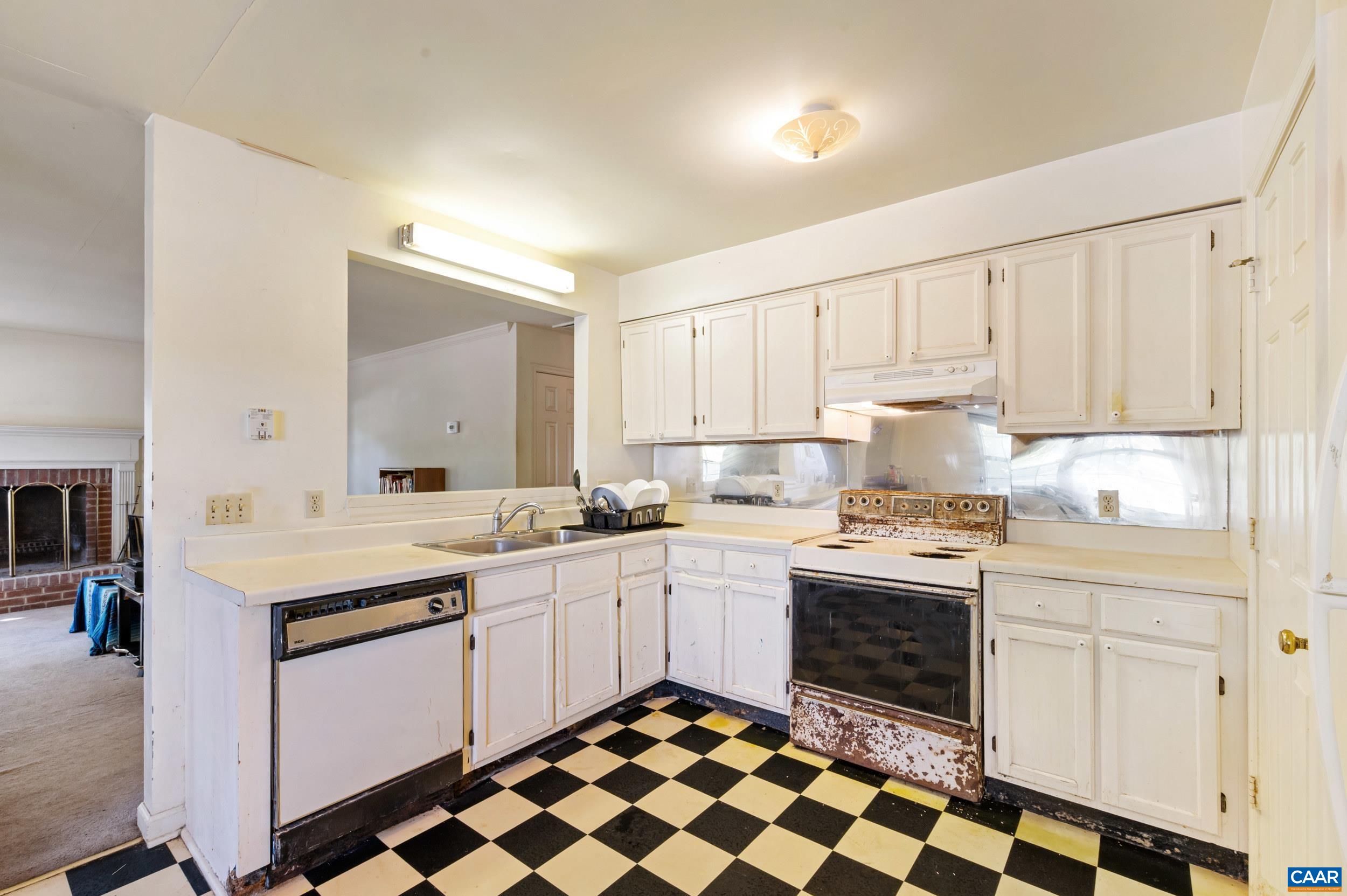 393 MINOR RIDGE RD, CHARLOTTESVILLE, Virginia 22901, 2 Bedrooms Bedrooms, ,1 BathroomBathrooms,Residential,393 MINOR RIDGE RD,682709 MLS # 682709 393 MINOR RIDGE RD, CHARLOTTESVILLE, Virginia 22901, 2 Bedrooms Bedrooms, ,1 BathroomBathrooms,Residential,393 MINOR RIDGE RD,682709 MLS # 682709