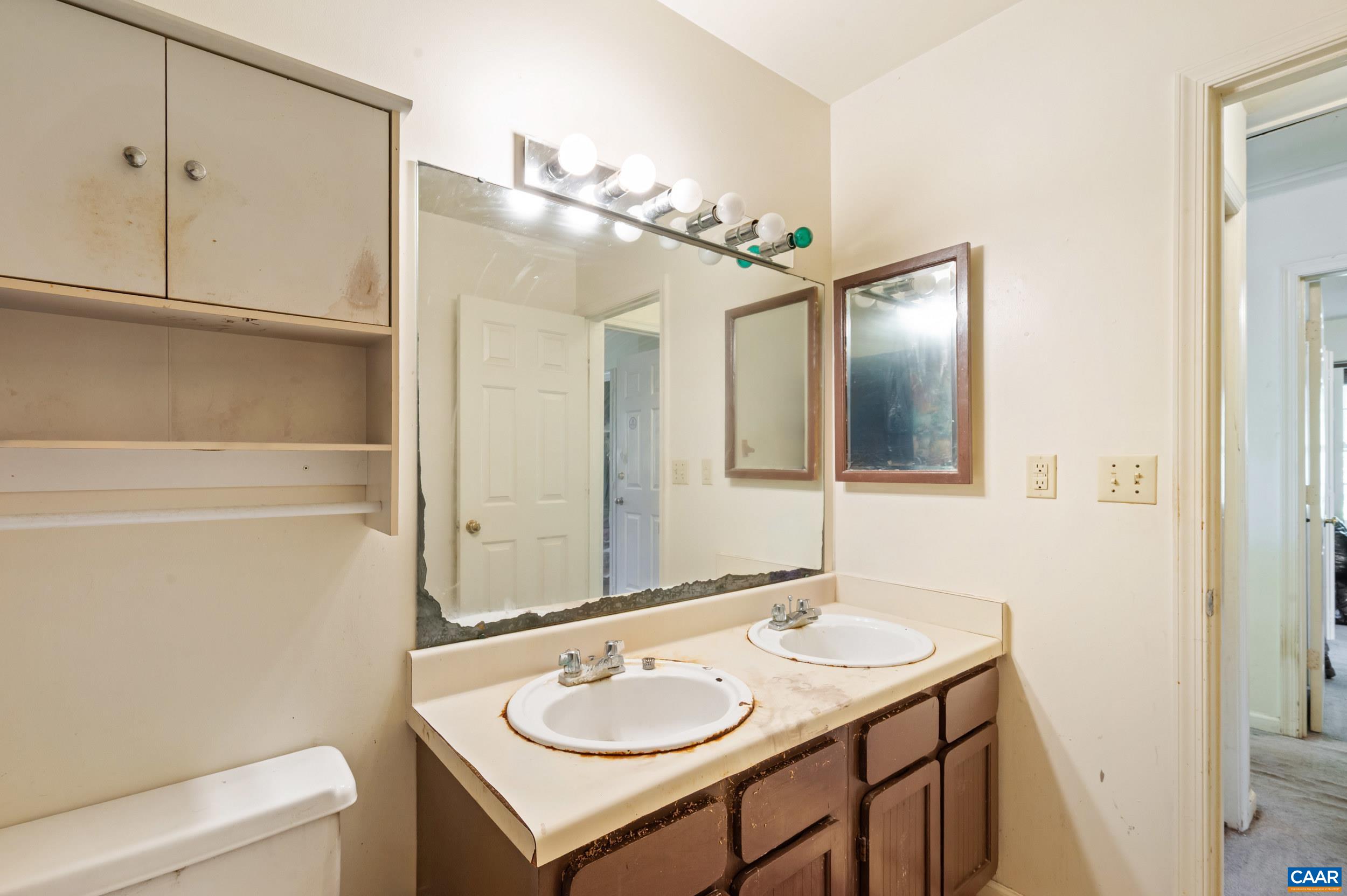 393 MINOR RIDGE RD, CHARLOTTESVILLE, Virginia 22901, 2 Bedrooms Bedrooms, ,1 BathroomBathrooms,Residential,393 MINOR RIDGE RD,682709 MLS # 682709 393 MINOR RIDGE RD, CHARLOTTESVILLE, Virginia 22901, 2 Bedrooms Bedrooms, ,1 BathroomBathrooms,Residential,393 MINOR RIDGE RD,682709 MLS # 682709