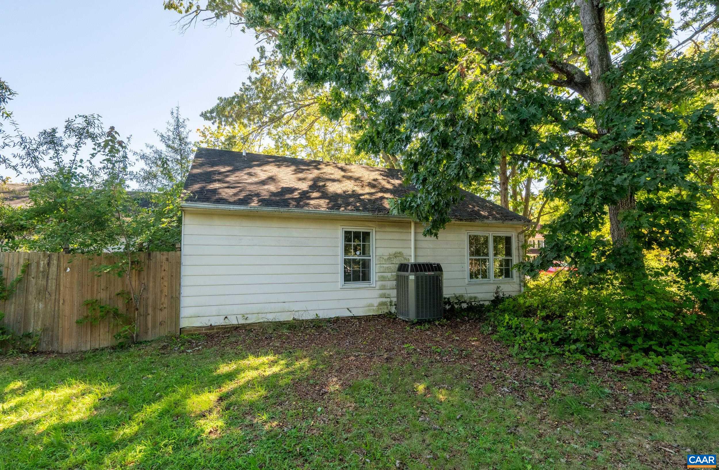393 MINOR RIDGE RD, CHARLOTTESVILLE, Virginia 22901, 2 Bedrooms Bedrooms, ,1 BathroomBathrooms,Residential,393 MINOR RIDGE RD,682709 MLS # 682709 393 MINOR RIDGE RD, CHARLOTTESVILLE, Virginia 22901, 2 Bedrooms Bedrooms, ,1 BathroomBathrooms,Residential,393 MINOR RIDGE RD,682709 MLS # 682709
