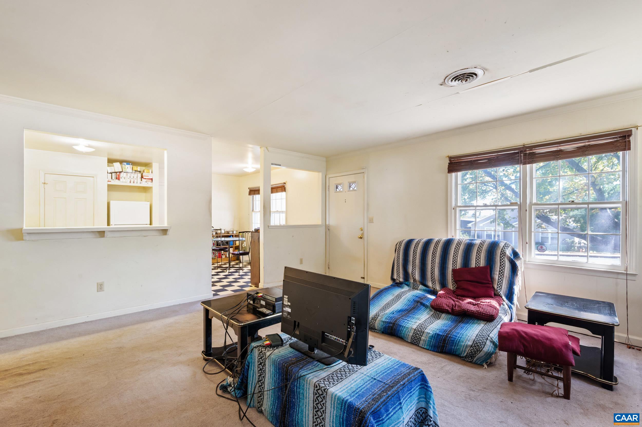 393 MINOR RIDGE RD, CHARLOTTESVILLE, Virginia 22901, 2 Bedrooms Bedrooms, ,1 BathroomBathrooms,Residential,393 MINOR RIDGE RD,682709 MLS # 682709 393 MINOR RIDGE RD, CHARLOTTESVILLE, Virginia 22901, 2 Bedrooms Bedrooms, ,1 BathroomBathrooms,Residential,393 MINOR RIDGE RD,682709 MLS # 682709